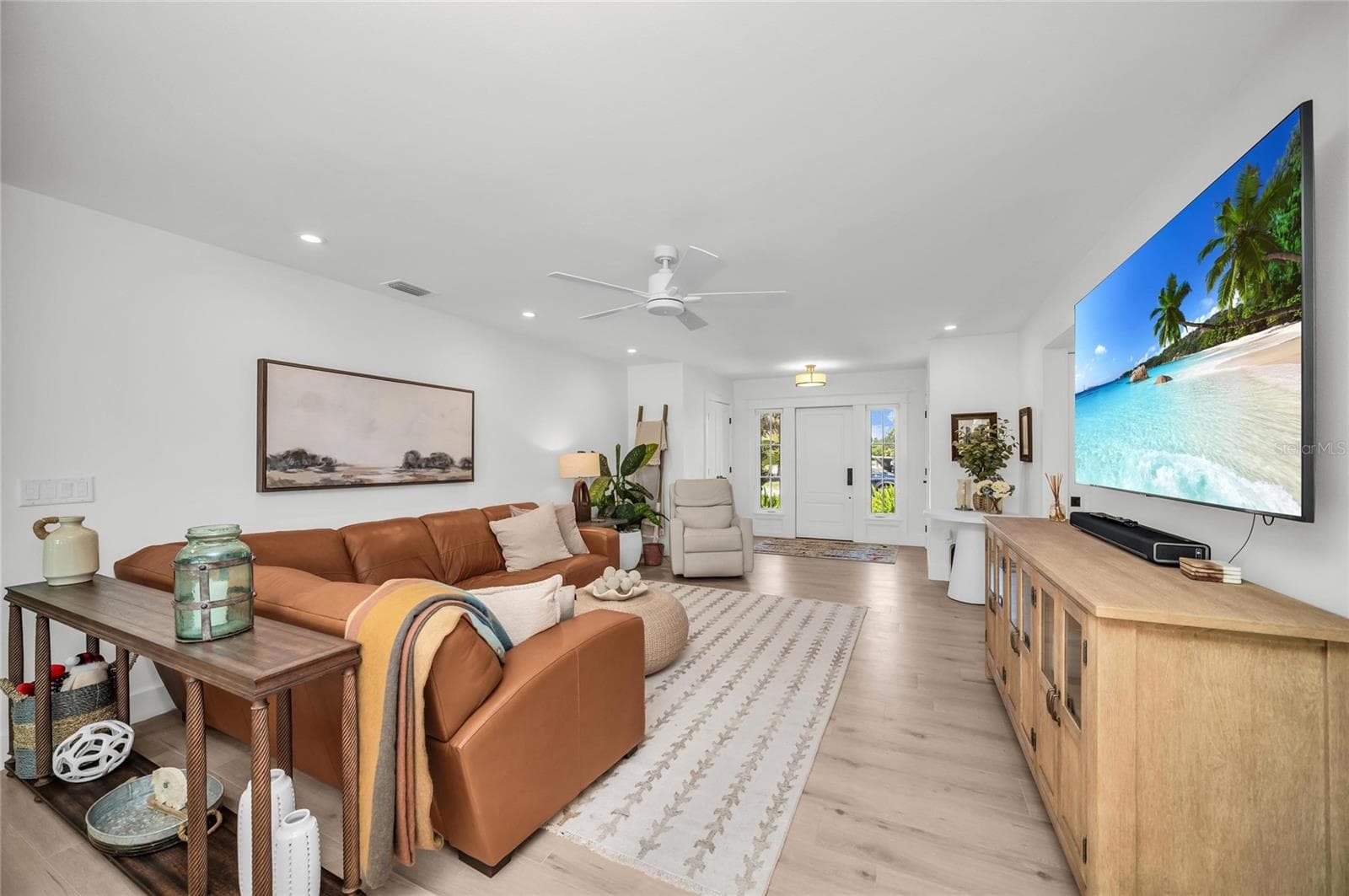 Single Family Residence at 501 68TH ST, HOLMES BEACH, photo 10 of 63