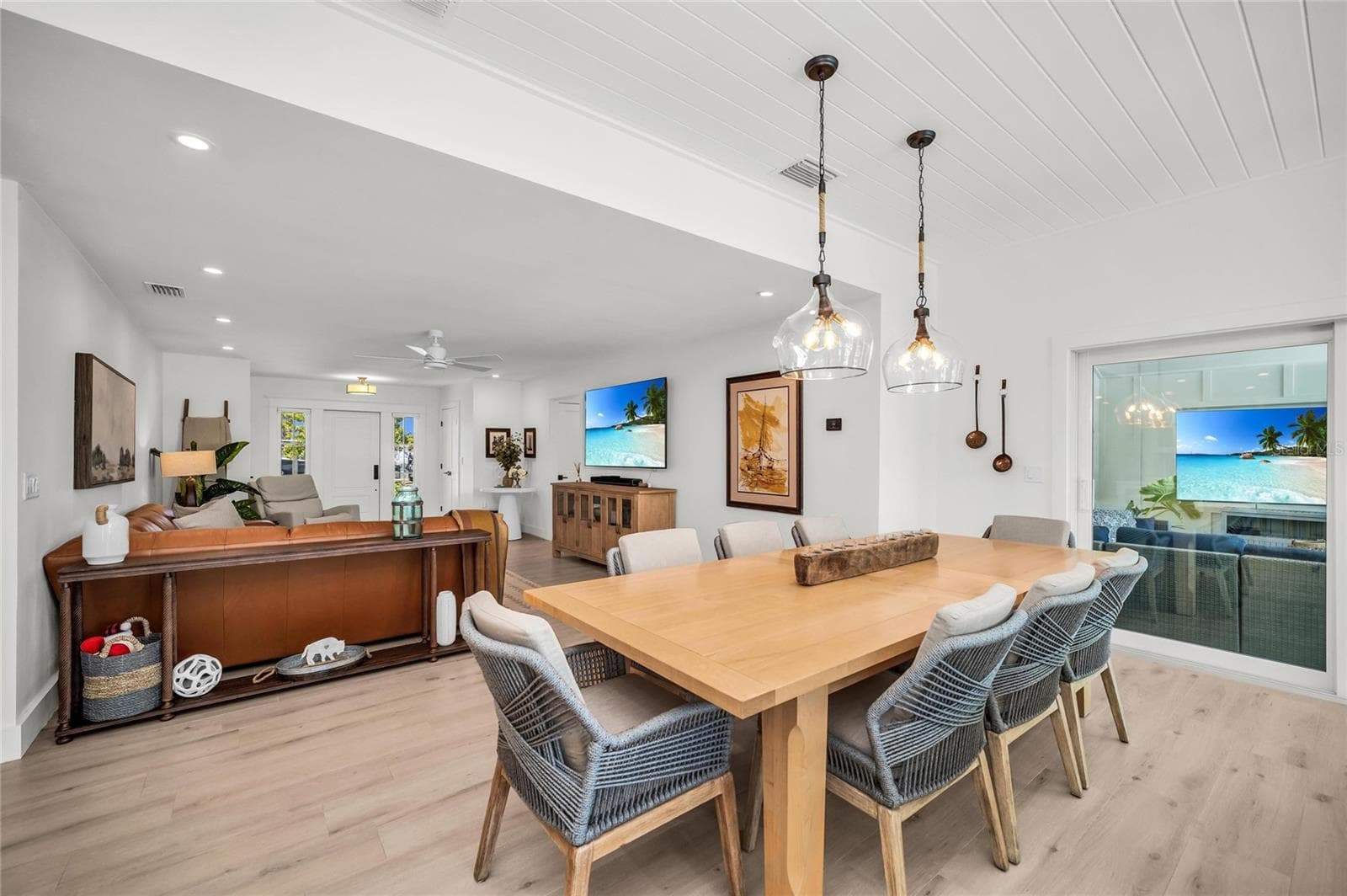 Single Family Residence at 501 68TH ST, HOLMES BEACH, photo 13 of 63