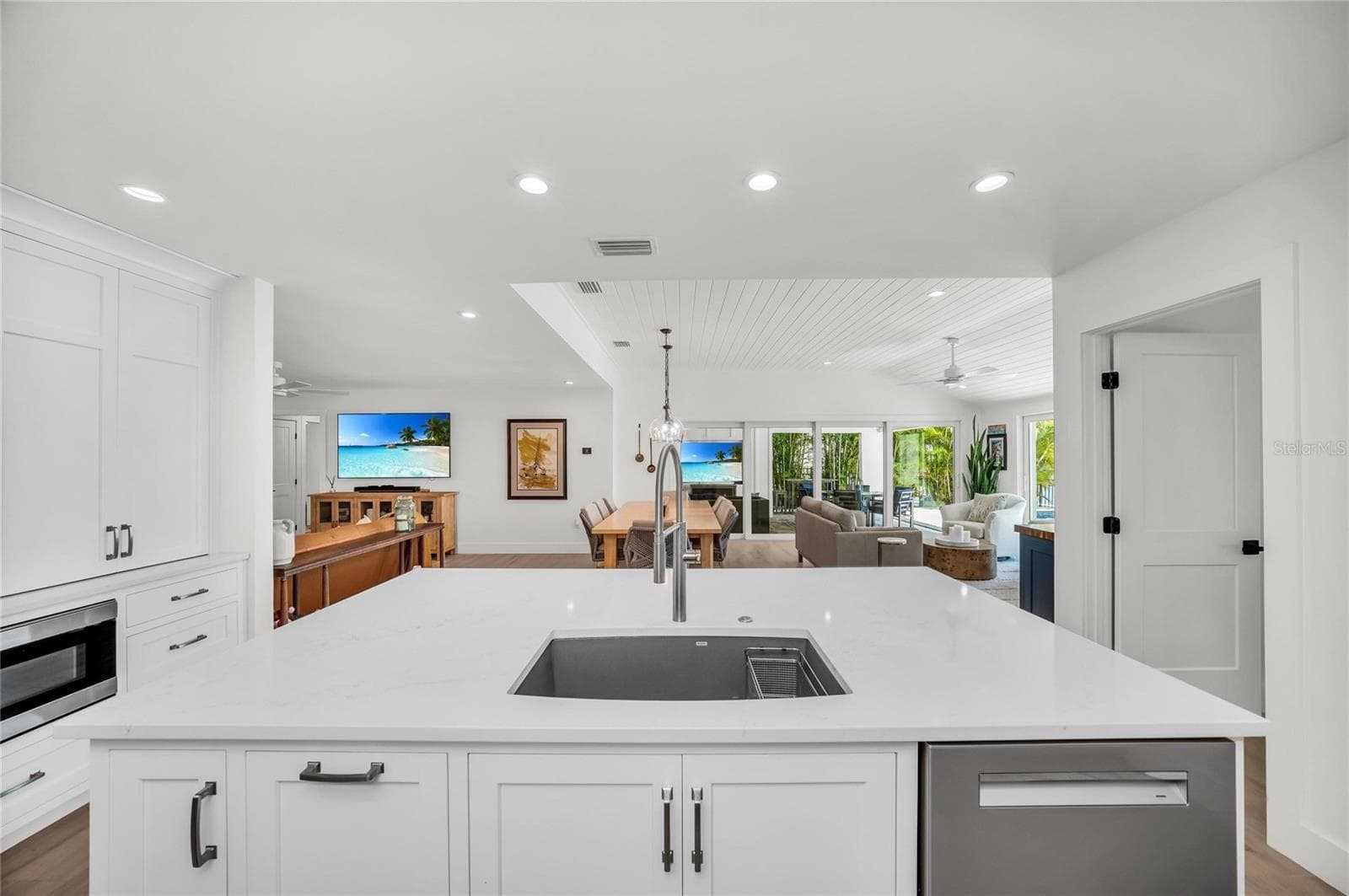 Single Family Residence at 501 68TH ST, HOLMES BEACH, photo 18 of 63