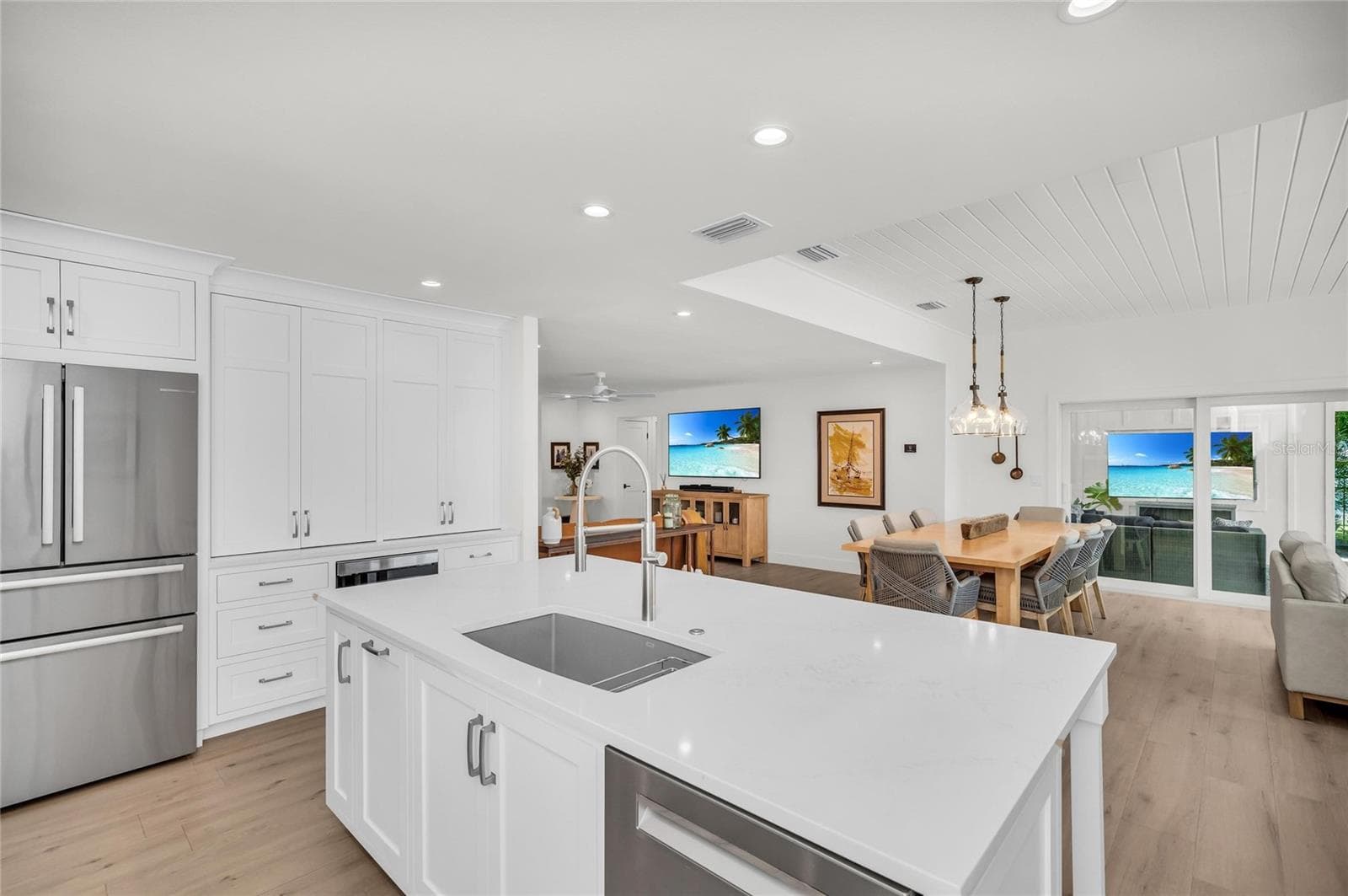 Single Family Residence at 501 68TH ST, HOLMES BEACH, photo 19 of 63