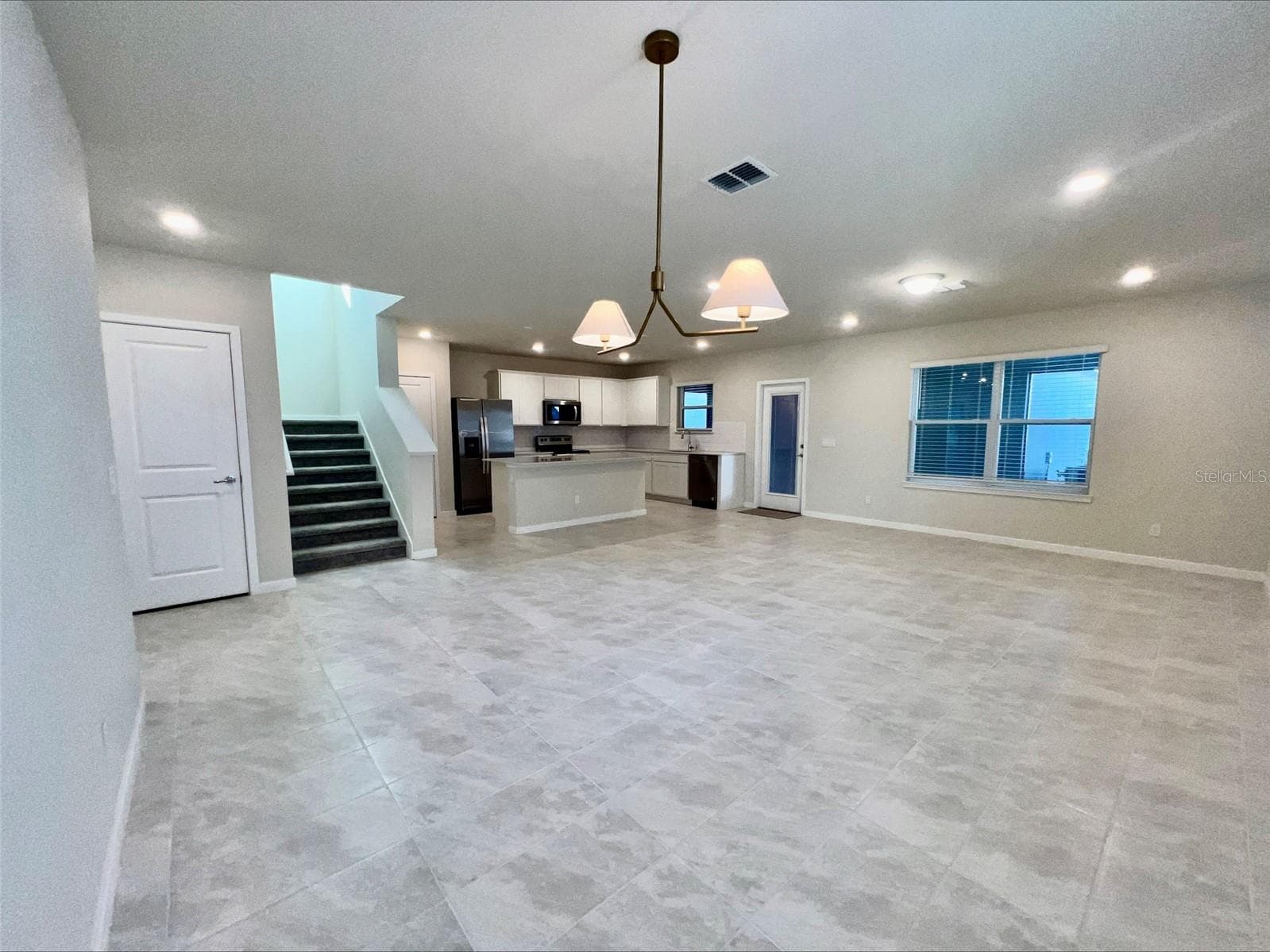 Open floor plan kitchen dinette - 6098 WINDY LEAF ALY, ST CLOUD