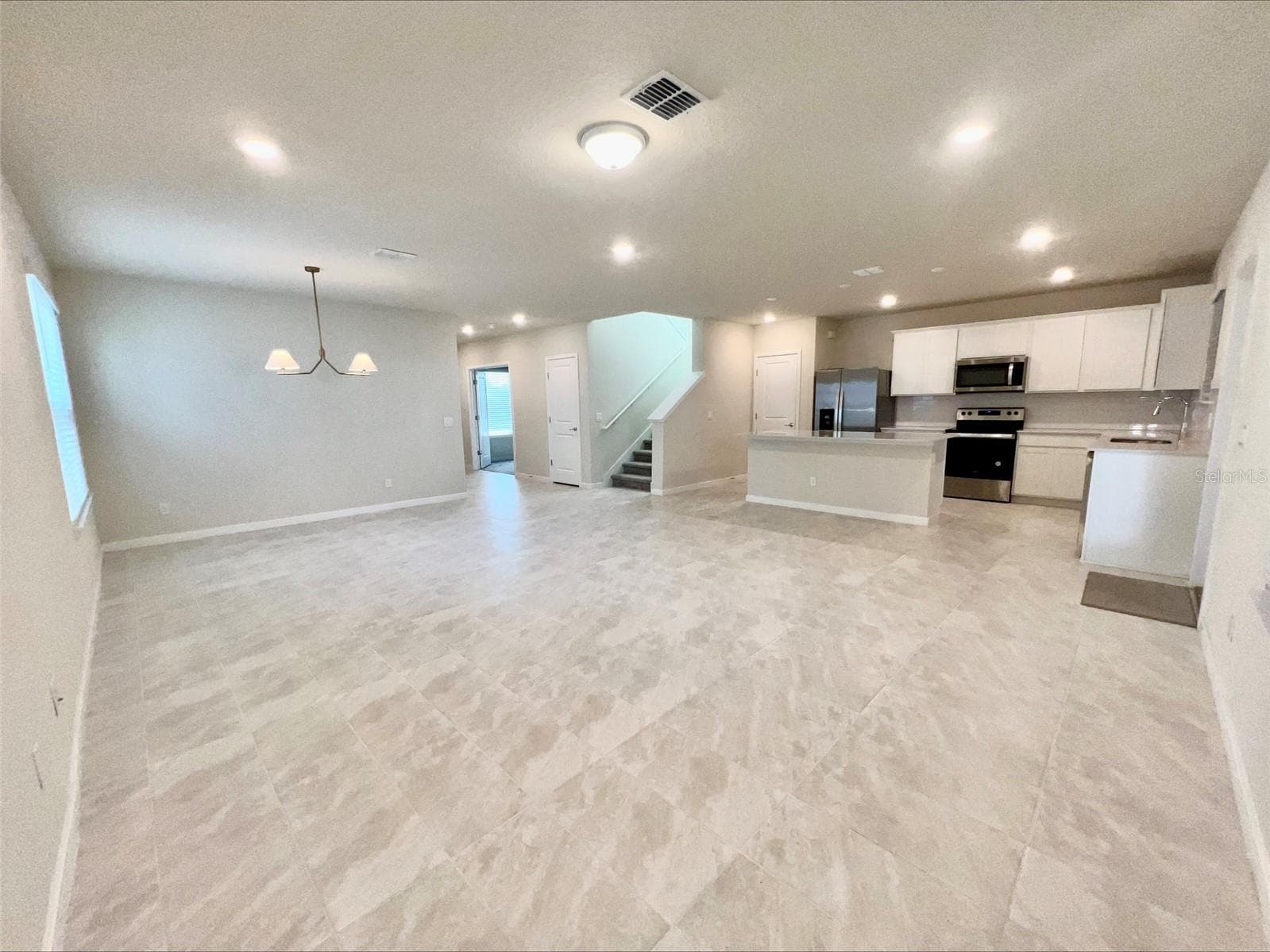 Open floor plan kitchen dinette - 6098 WINDY LEAF ALY, ST CLOUD