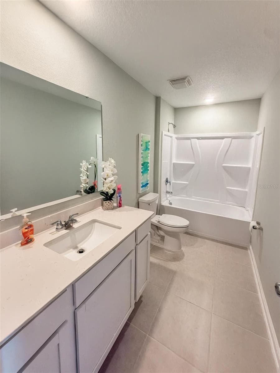 Bath 2 - 1363 BLUE ASH LN, DELAND