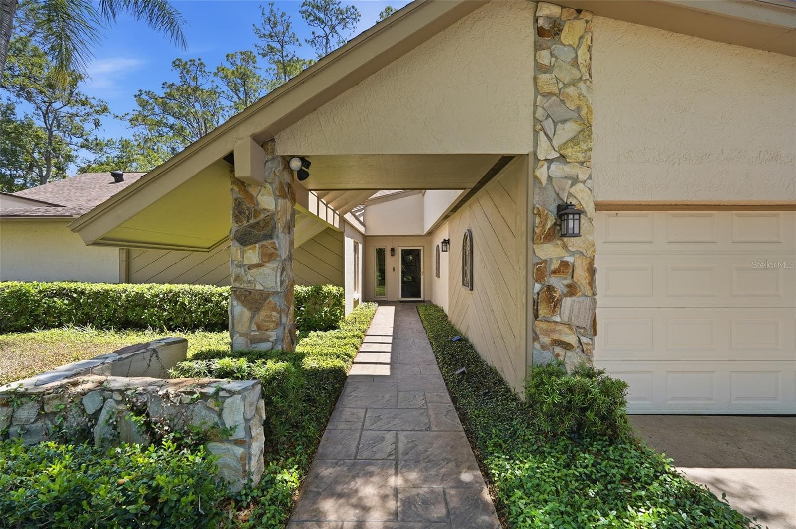 Front of Home - 3071 BOLT DR, PALM HARBOR