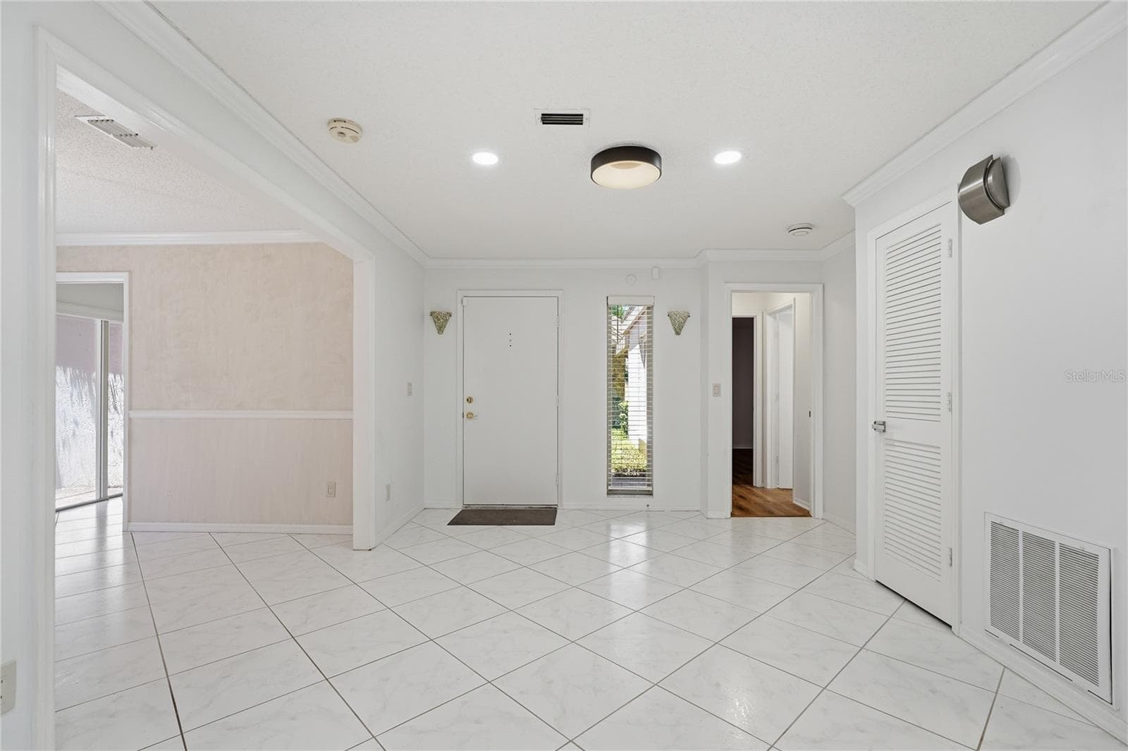 Foyer - 3071 BOLT DR, PALM HARBOR