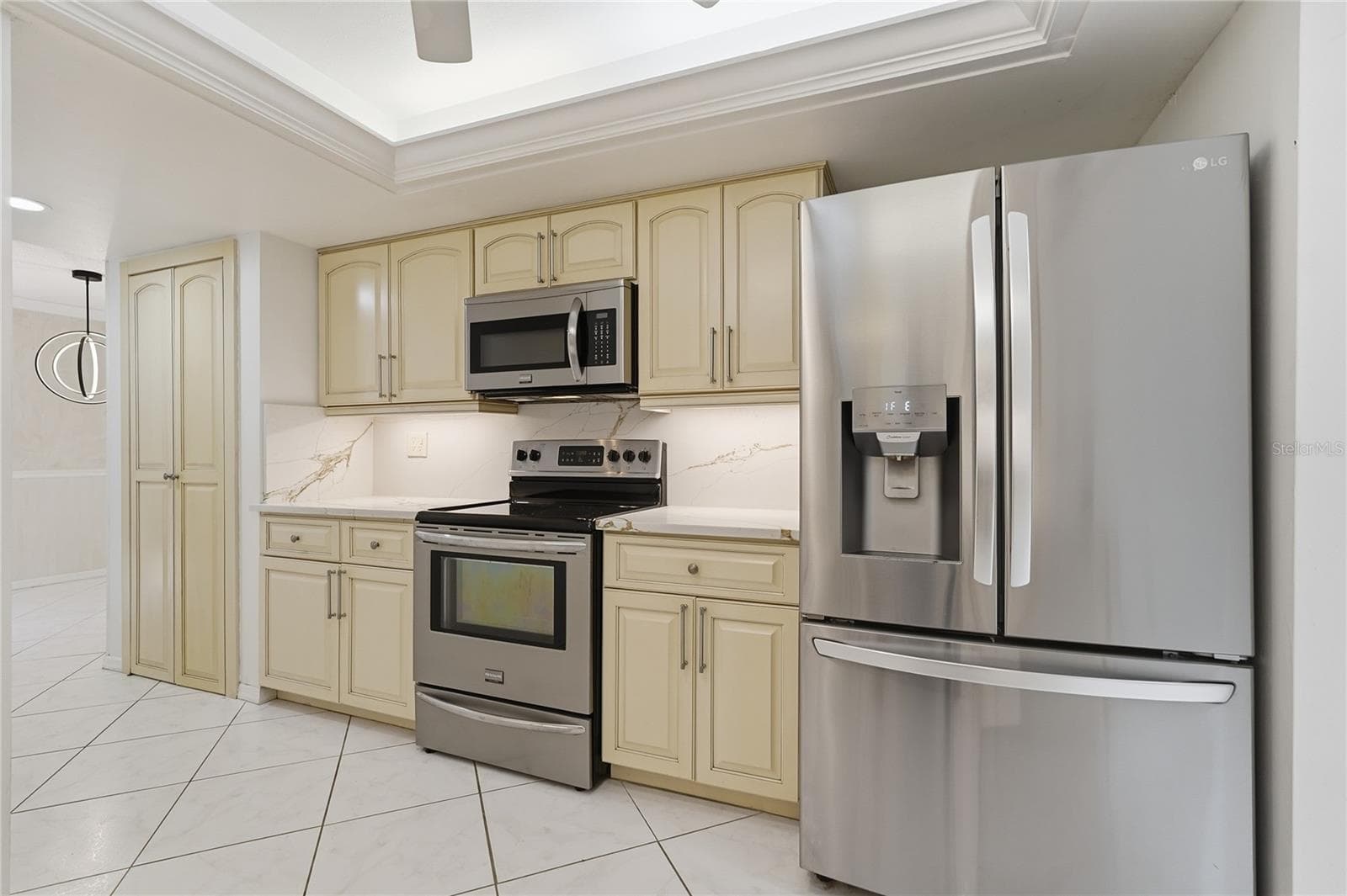 Kitchen - 3071 BOLT DR, PALM HARBOR