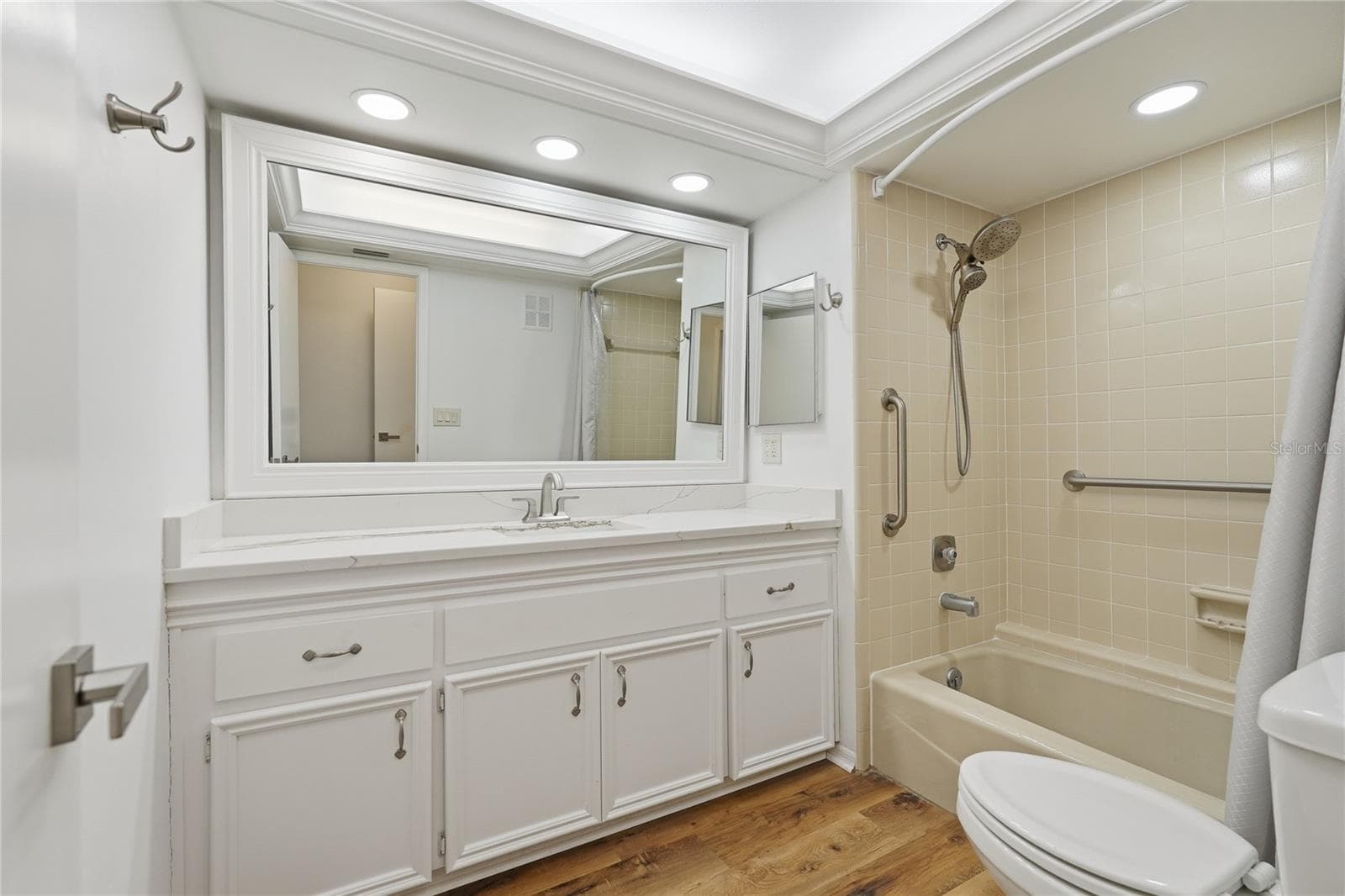 Spare Bathroom - 3071 BOLT DR, PALM HARBOR