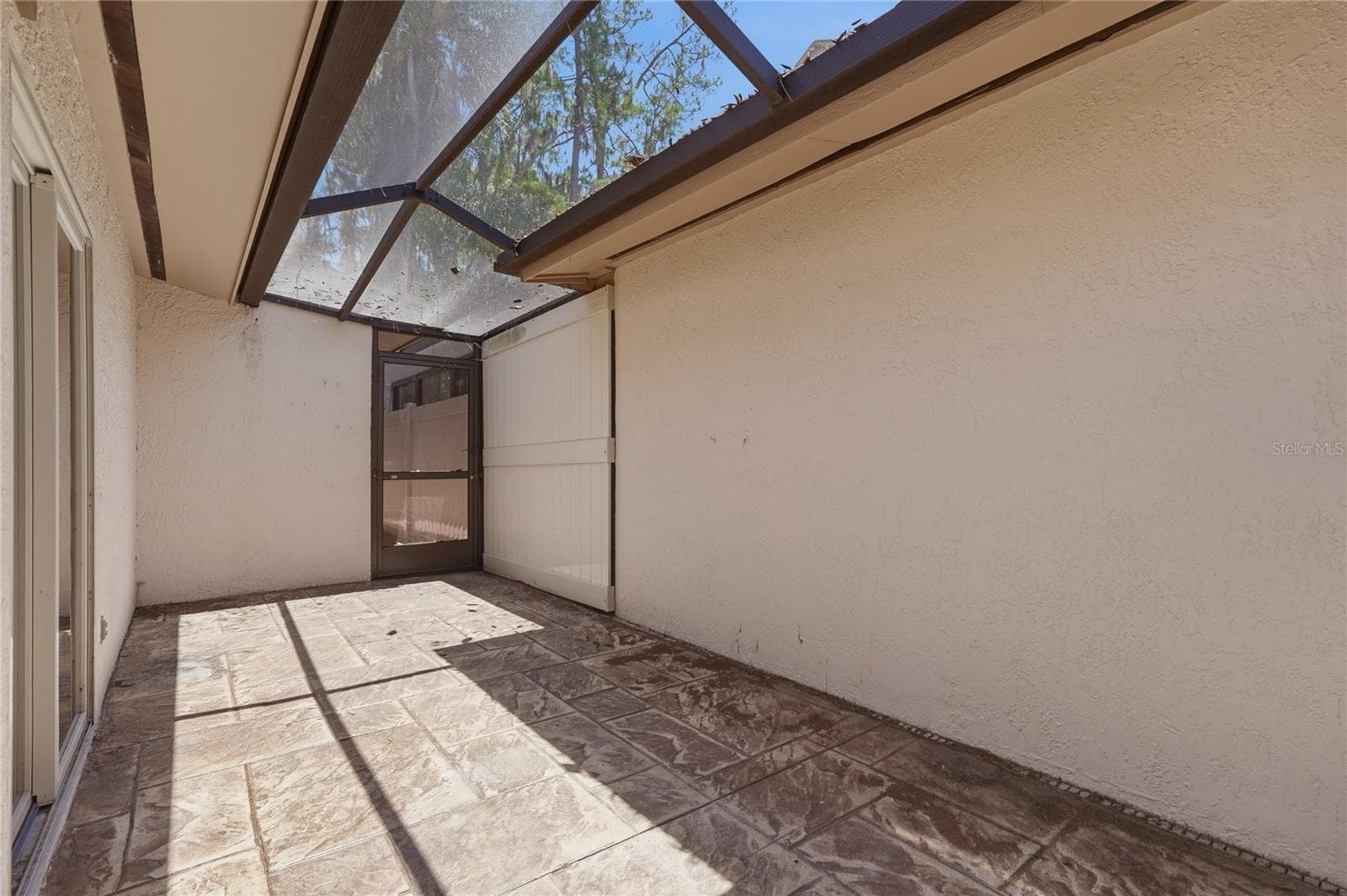 Courtyard - 3071 BOLT DR, PALM HARBOR
