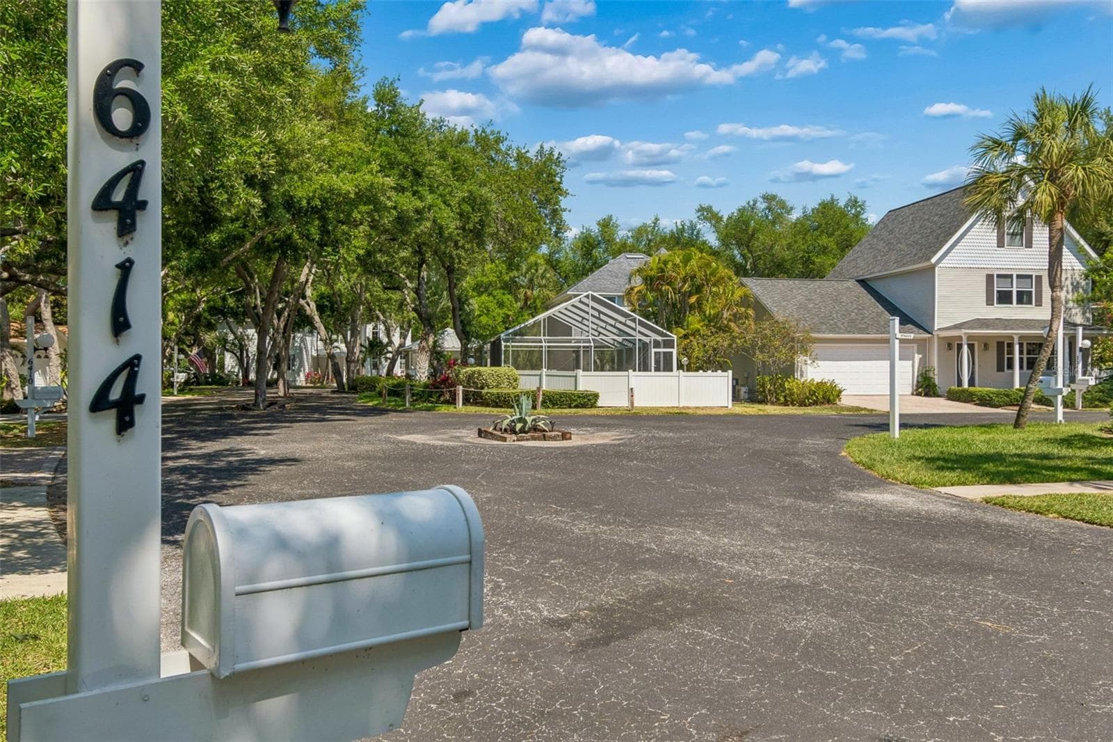 walking distance to the pool - 6414 23RD AVE DR W, BRADENTON