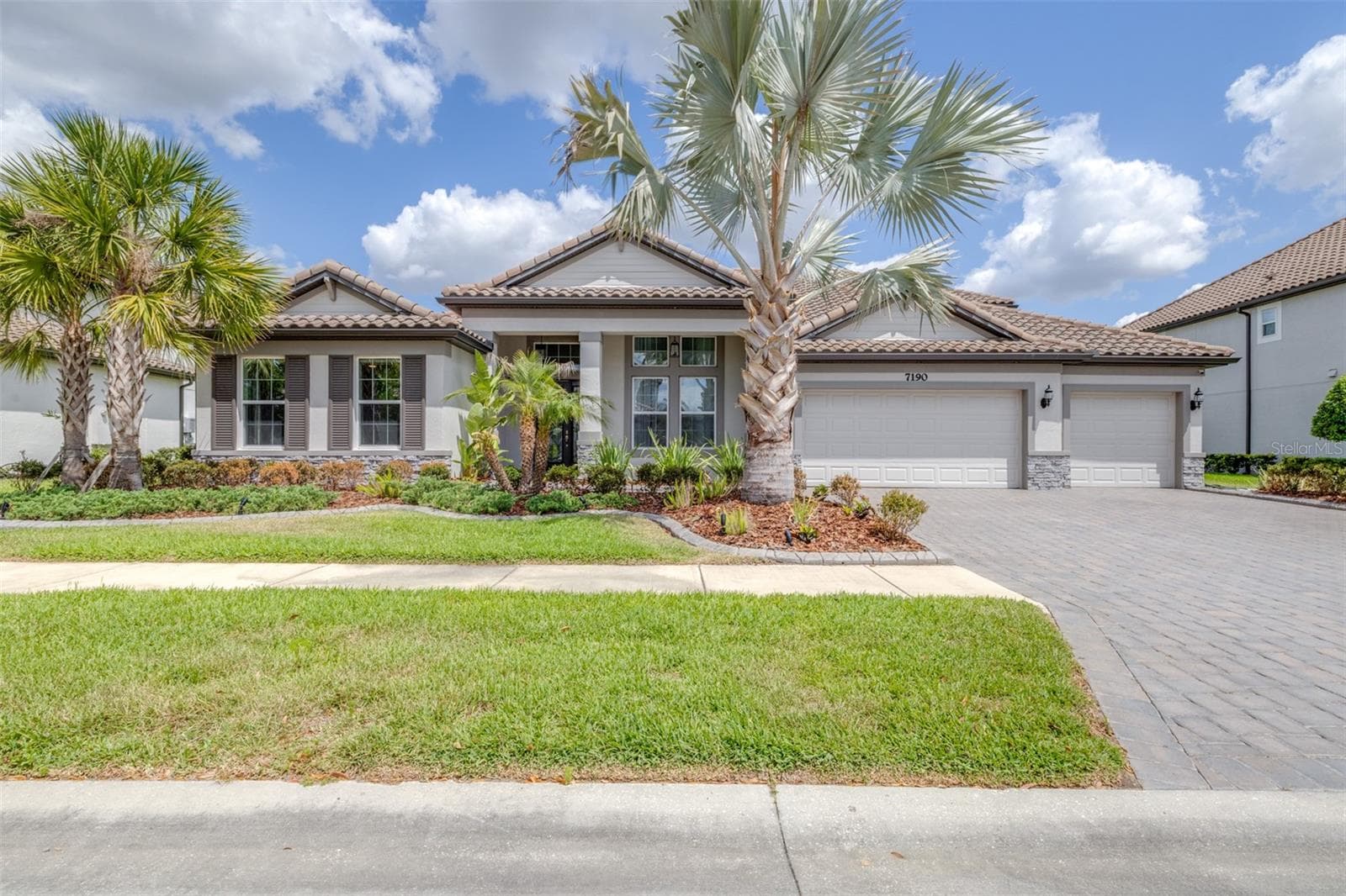 This Graybrook Home is a True Work of Art - 7190 GRAYBROOK DR, WESLEY CHAPEL