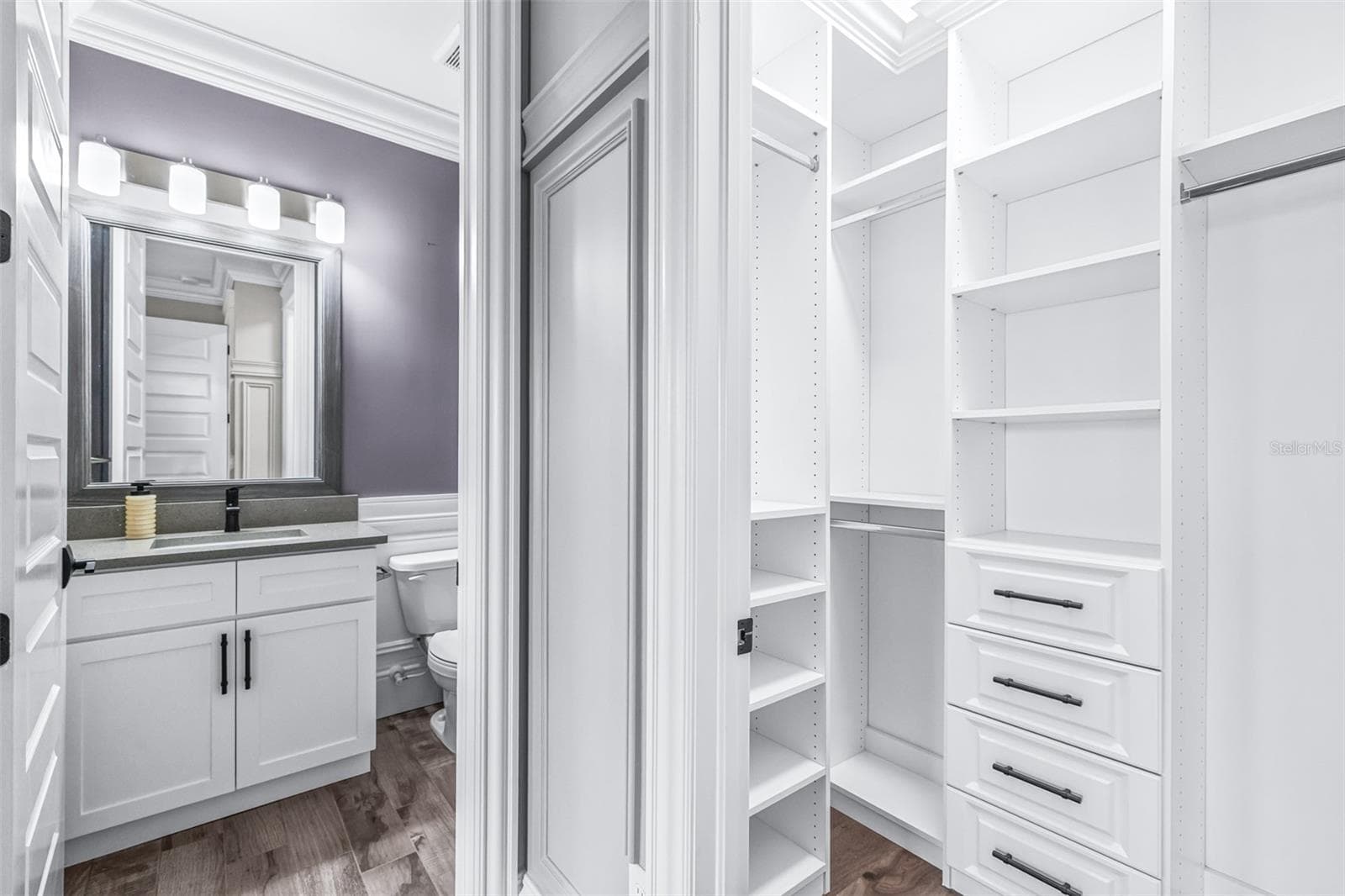En Suite in Front Bedroom - 7190 GRAYBROOK DR, WESLEY CHAPEL