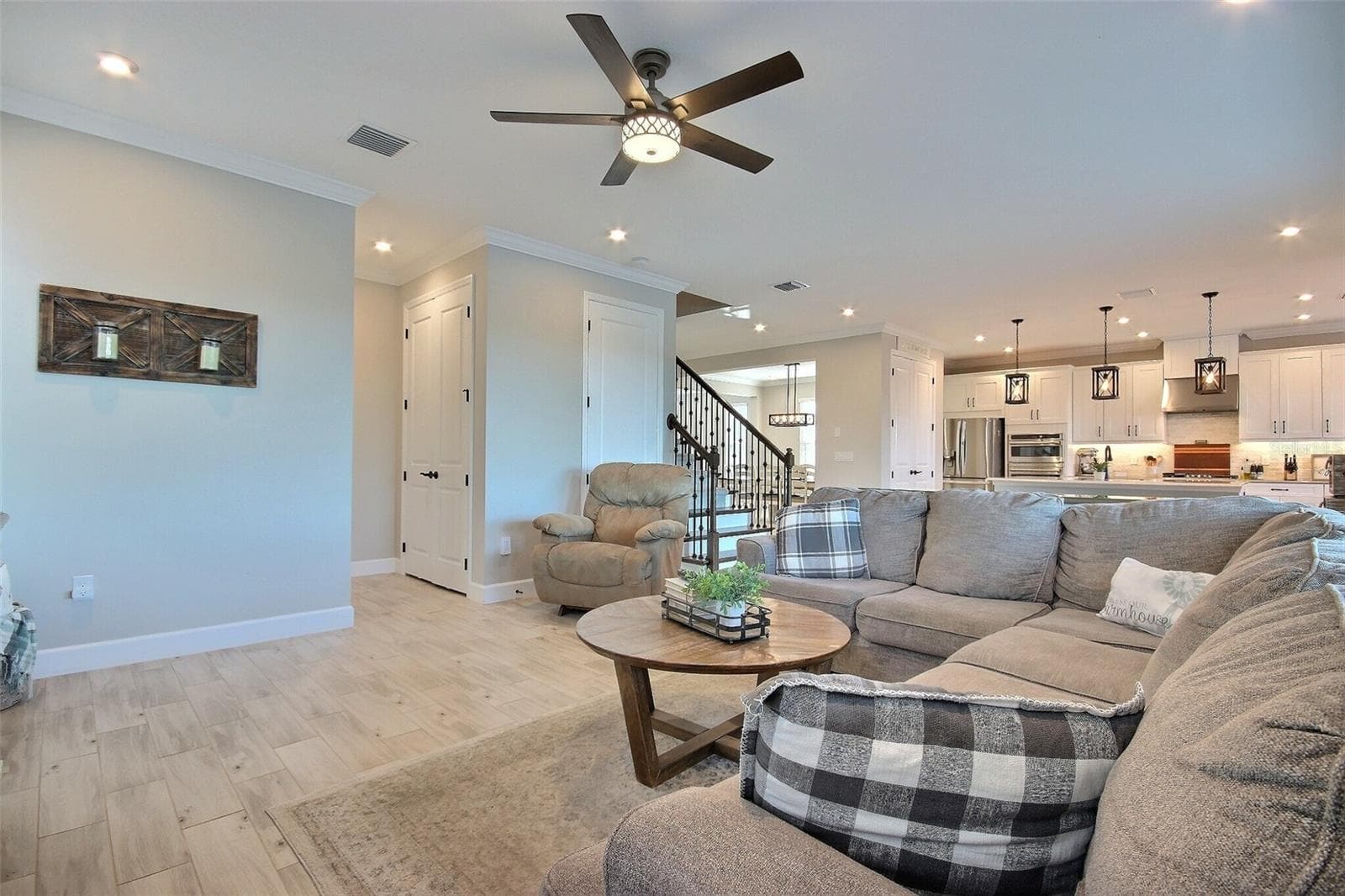 Single Family Residence at 10563 PIEDRA DR, PALMETTO, photo 16 of 71