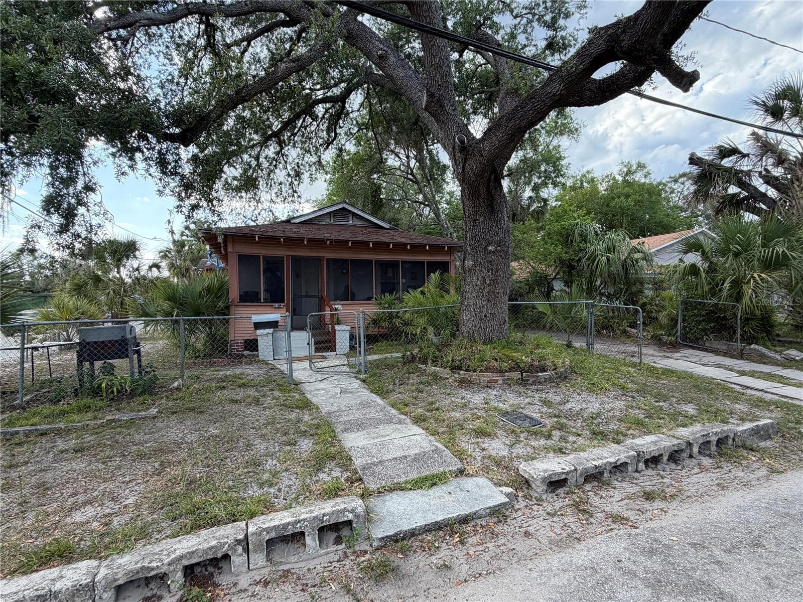 Single Family Residence at ROBSON BROS SUB, TAMPA, photo 8 of 11