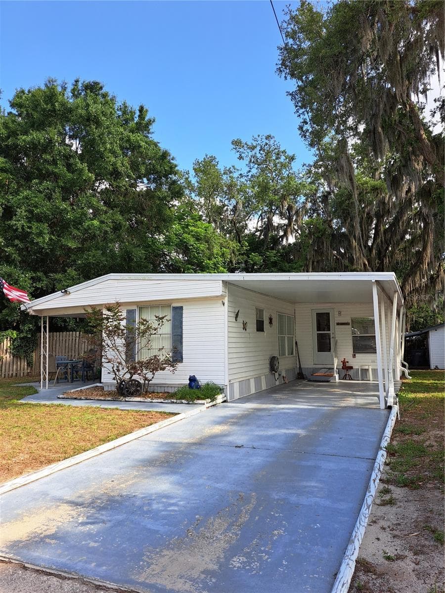 Mobile Home at 119 DAISY AVE, AUBURNDALE, photo 2 of 37