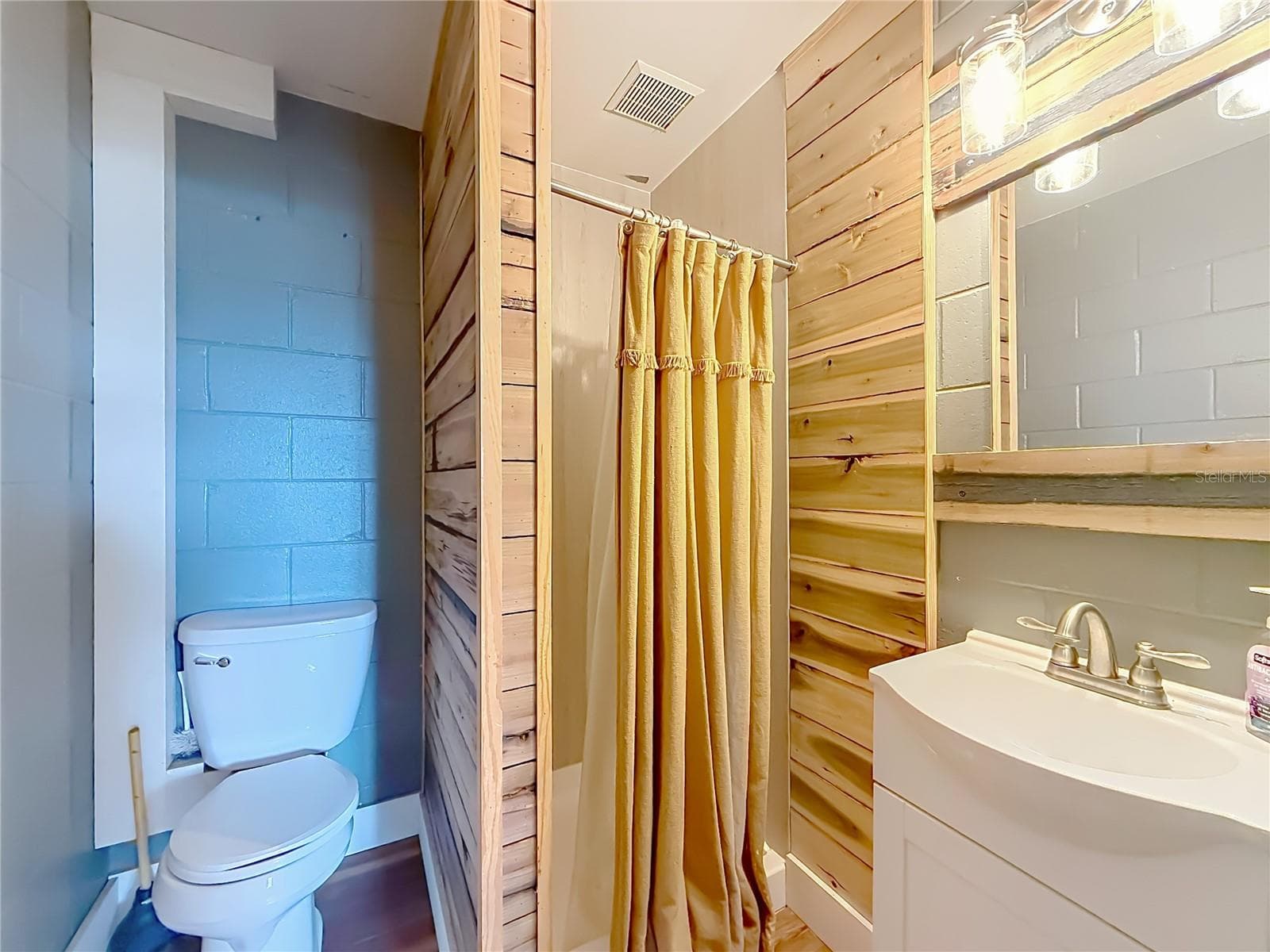 Office Bathroom - 6530 SE 156TH LOOP #3 & 4, SUMMERFIELD