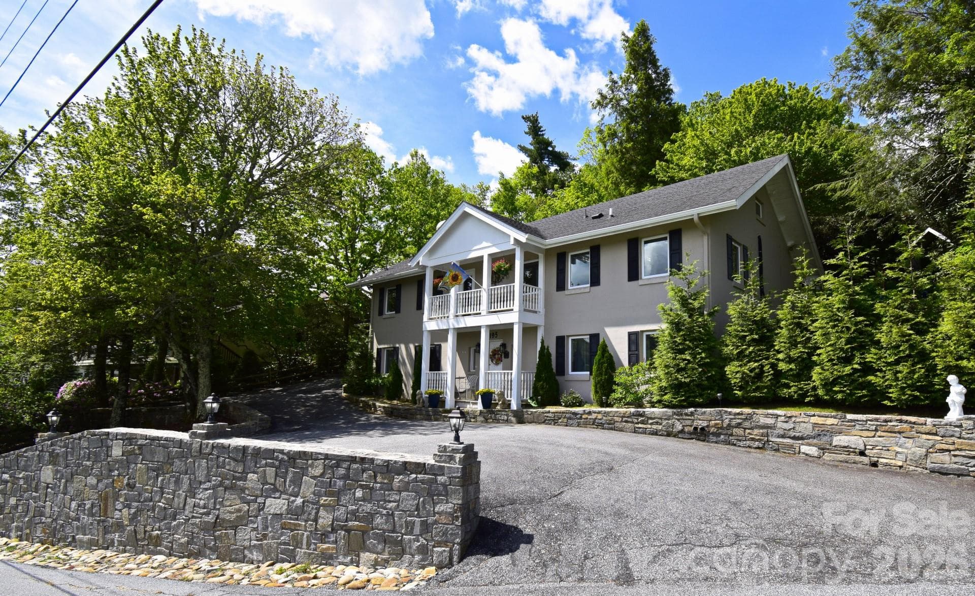 Single Family Residence at 195 Fairway Lane, Blowing Rock, photo 2 of 43