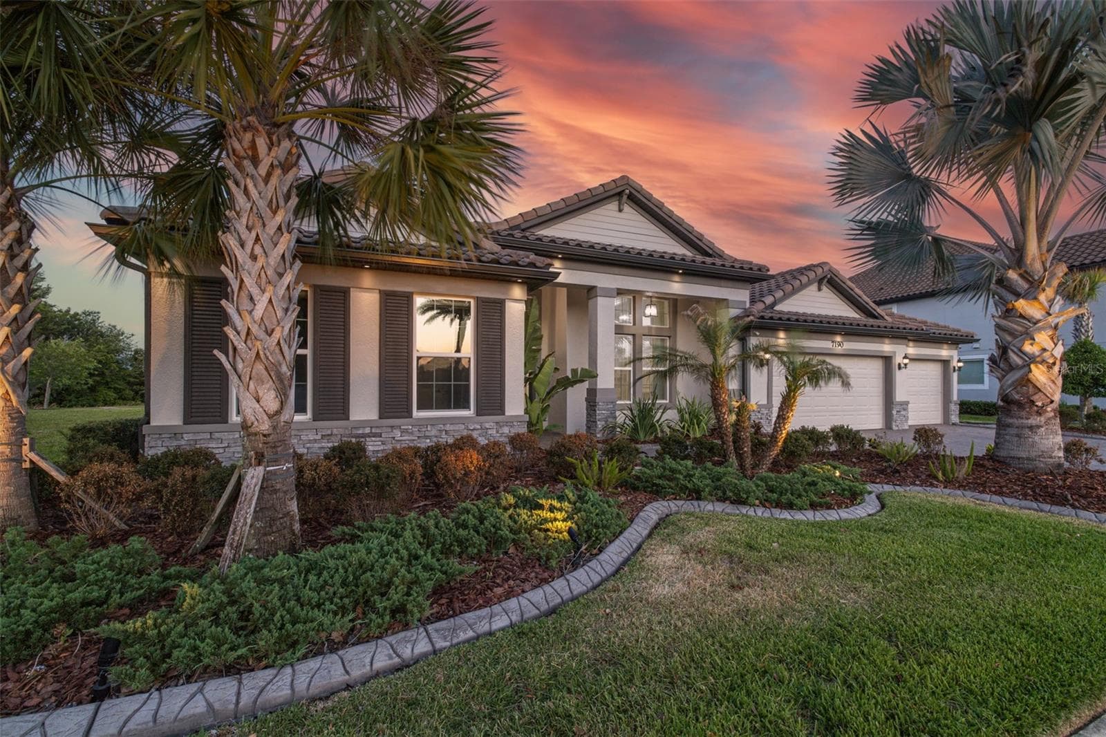Single Family Residence at 7190 GRAYBROOK DR, WESLEY CHAPEL, photo 10 of 96