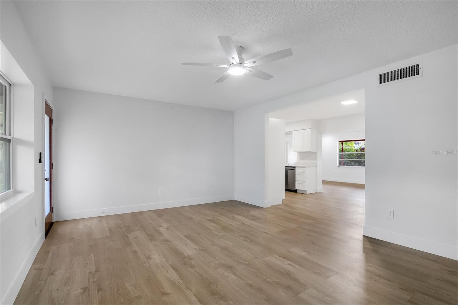 Single Family Residence at 525 OLOLU DR, WINTER PARK, photo 11 of 40