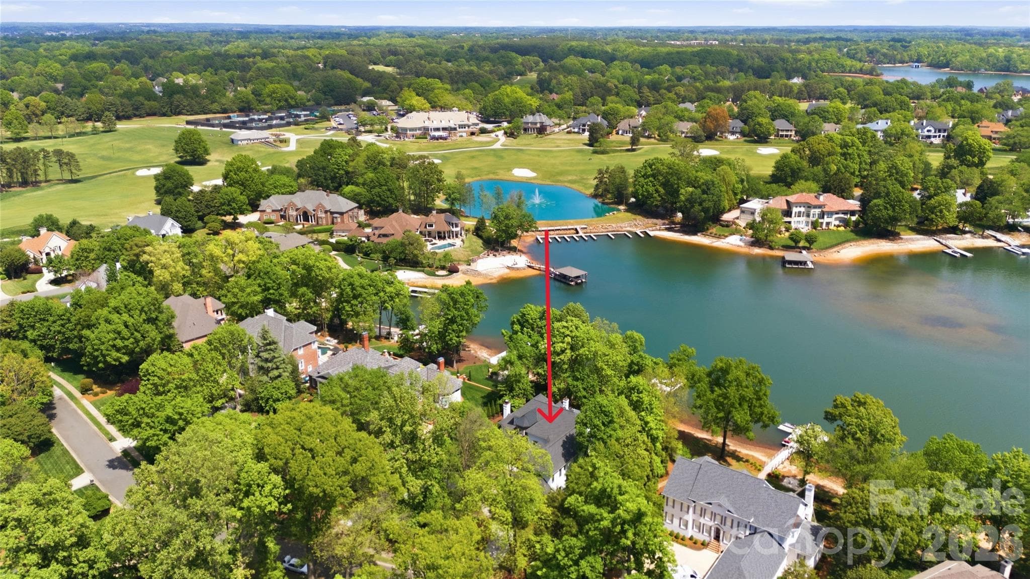 Located on a quiet cove close to the Peninsula Club - Cornelius