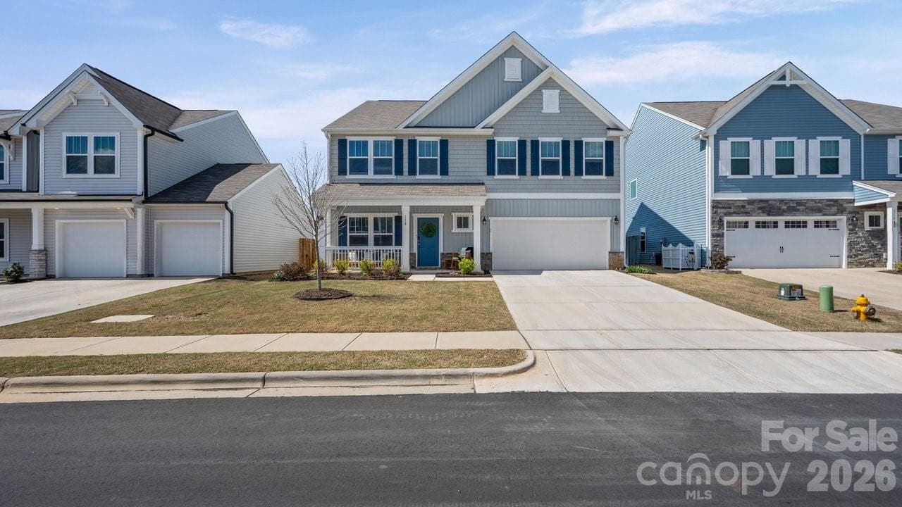 Single Family Residence at 118 Jetty Lane, Statesville, photo 2 of 36