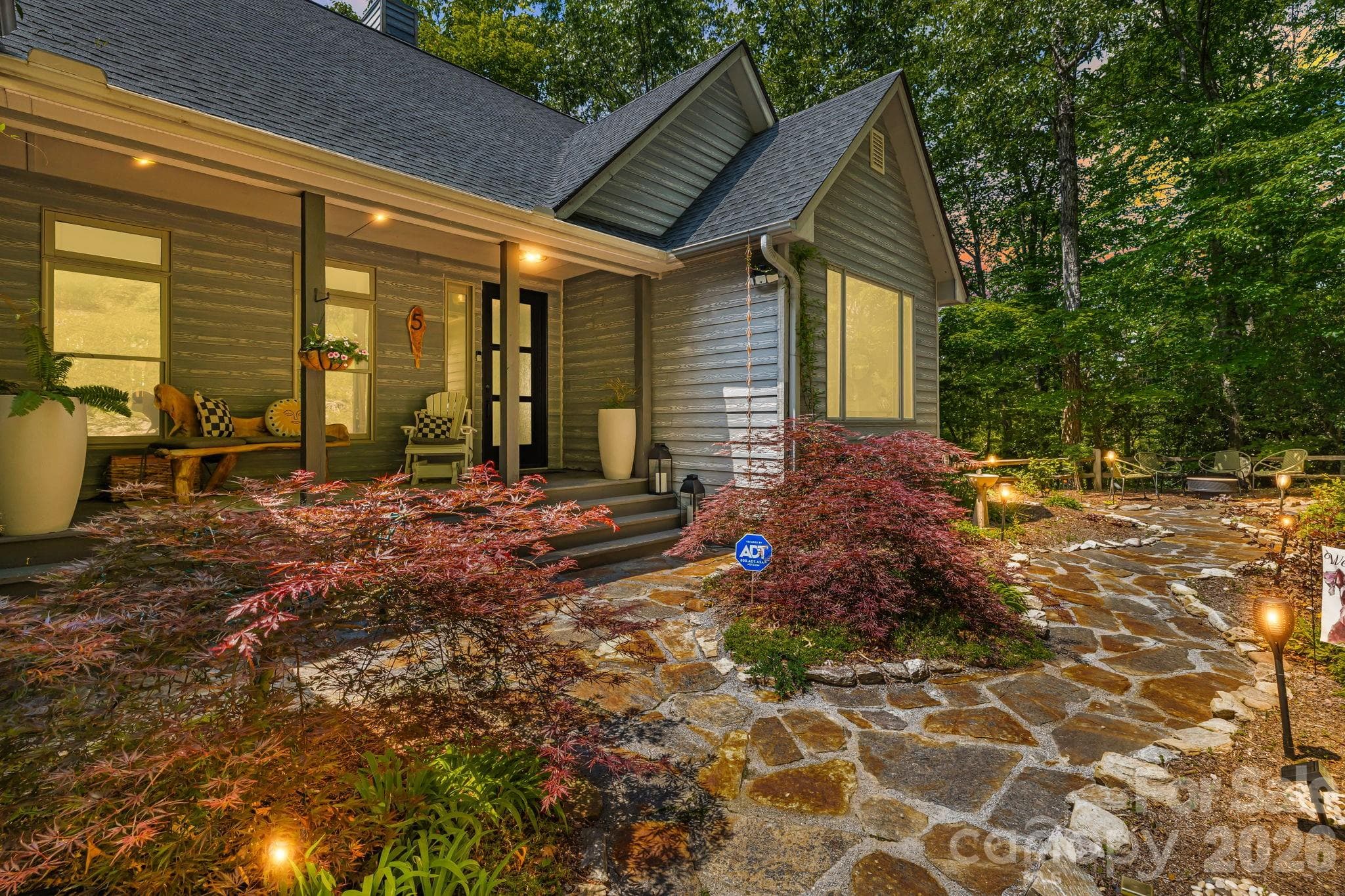 Welcome to 5 Saddle Ridge - Fletcher