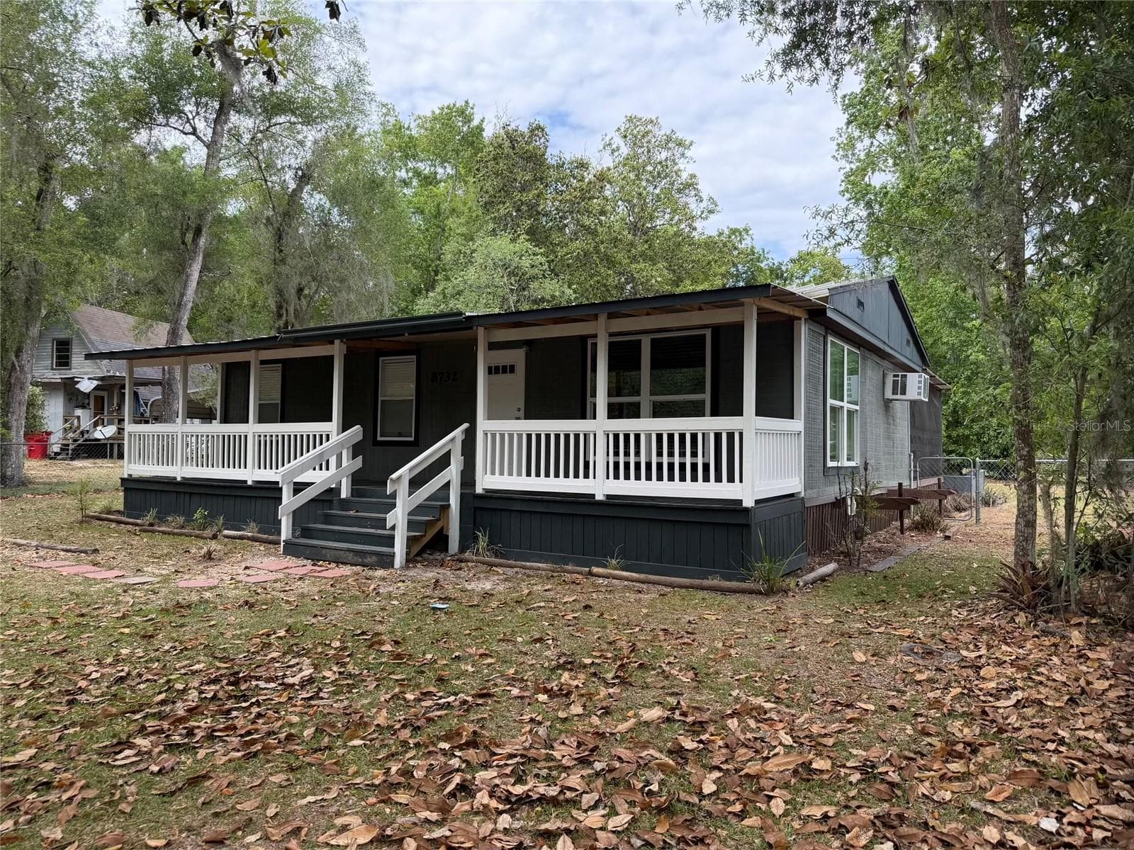 Mobile Home at 8732 CR 647 S, BUSHNELL, photo 3 of 25