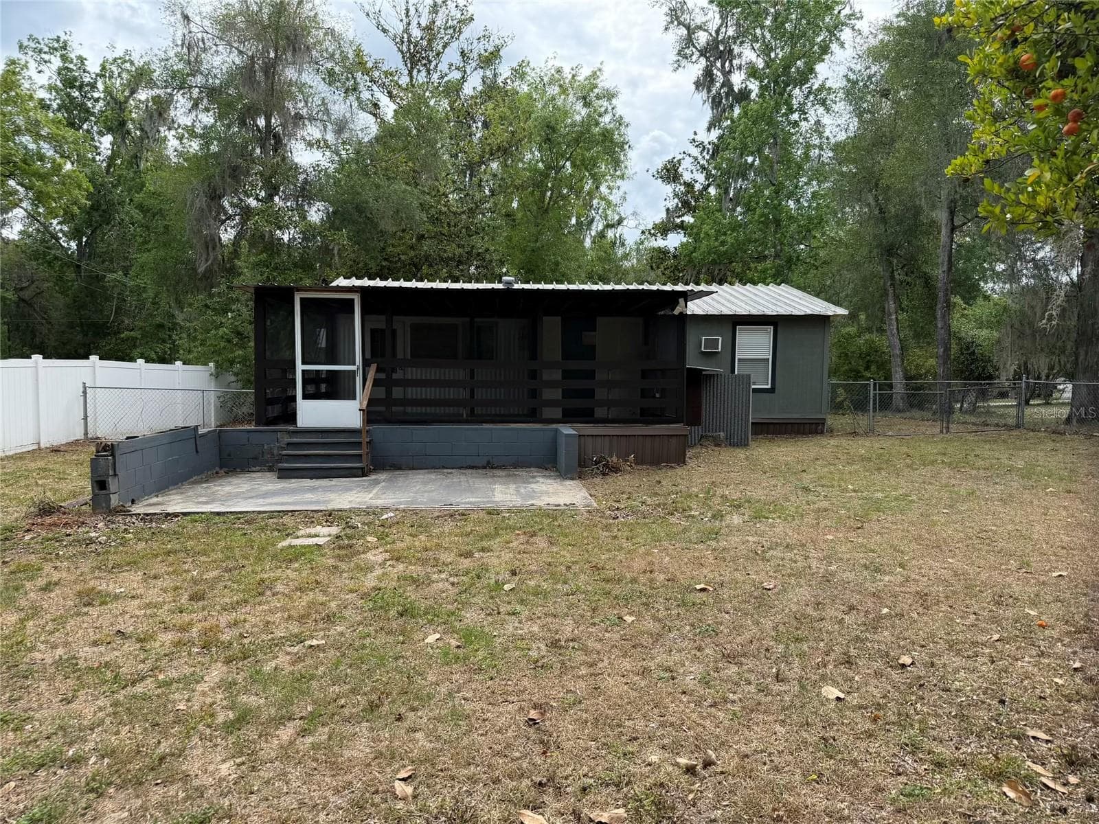Mobile Home at 8732 CR 647 S, BUSHNELL, photo 19 of 25