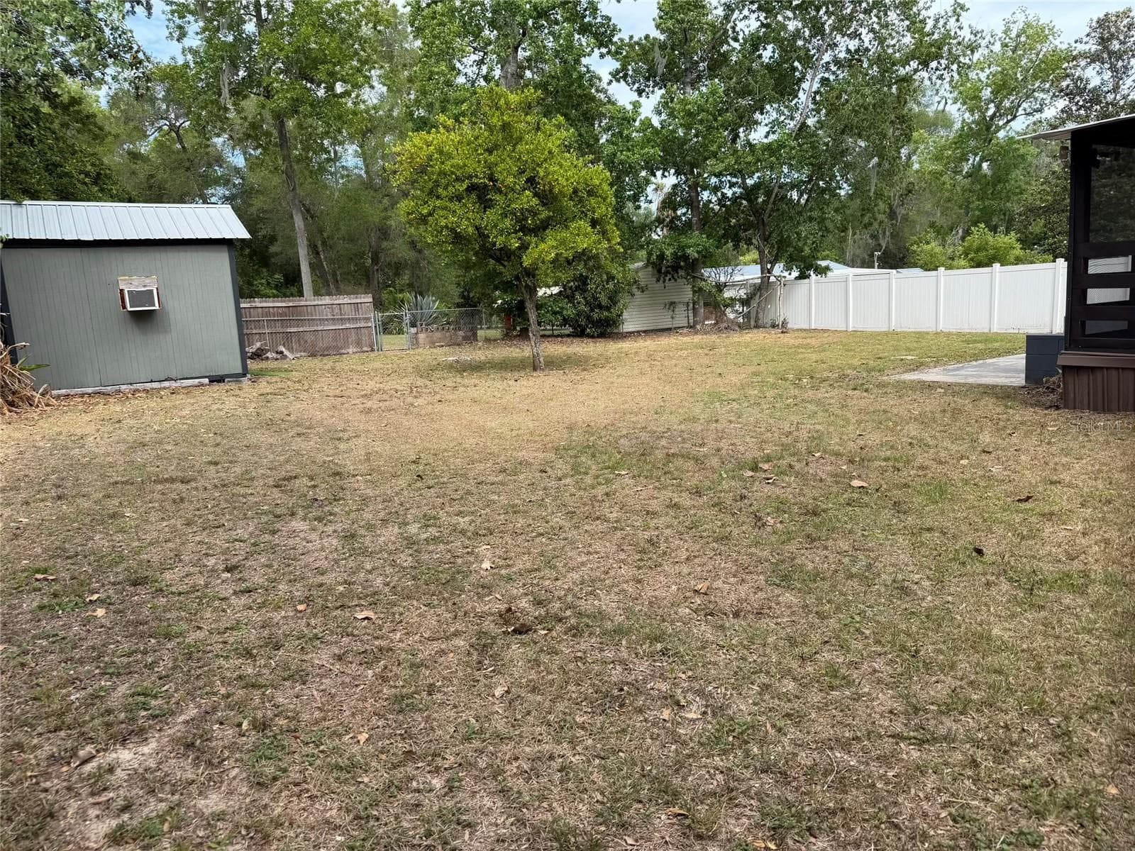 Mobile Home at 8732 CR 647 S, BUSHNELL, photo 20 of 25