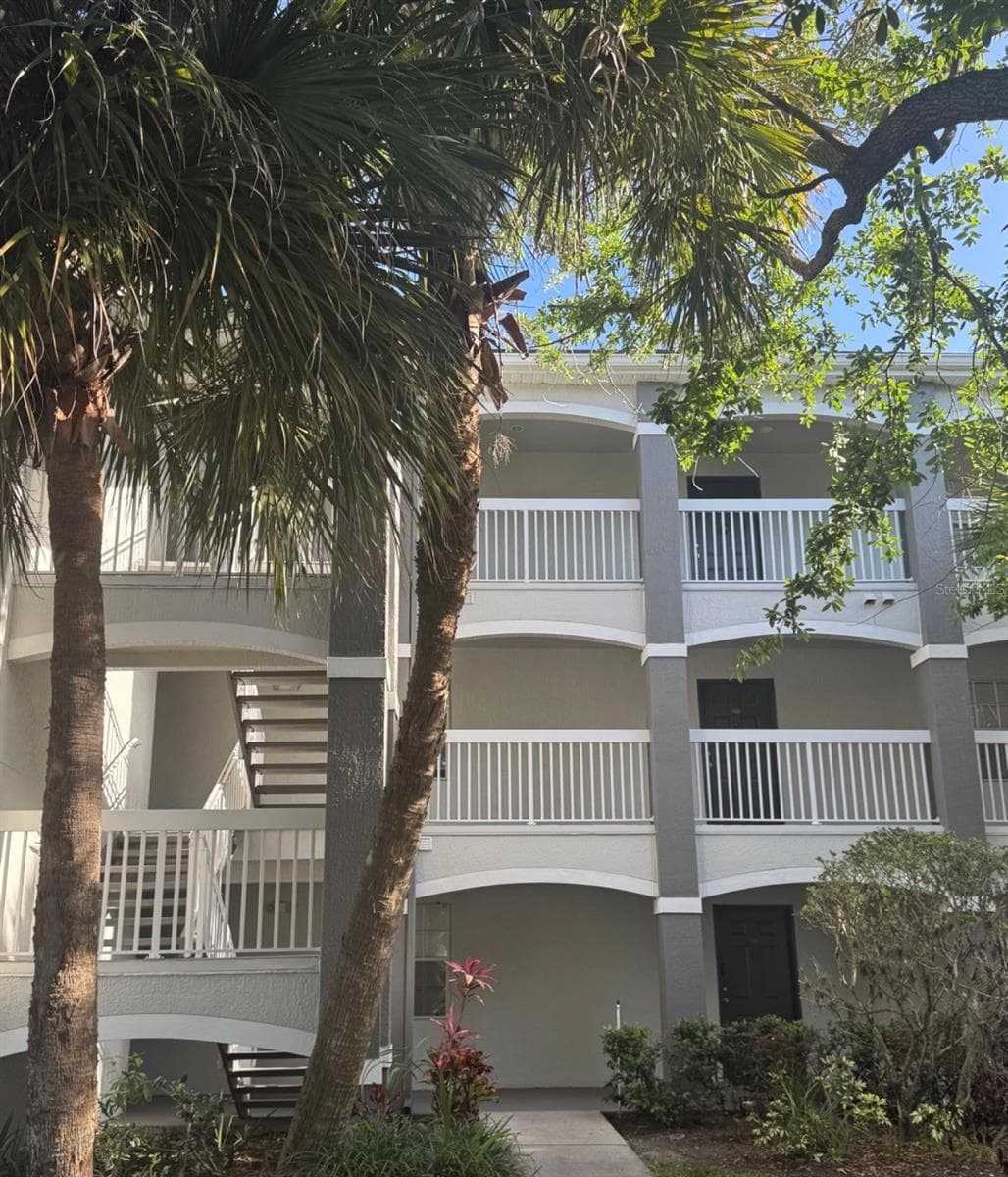 Condominium at 13953 FAIRWAY ISLAND DR #633, ORLANDO, photo 3 of 25