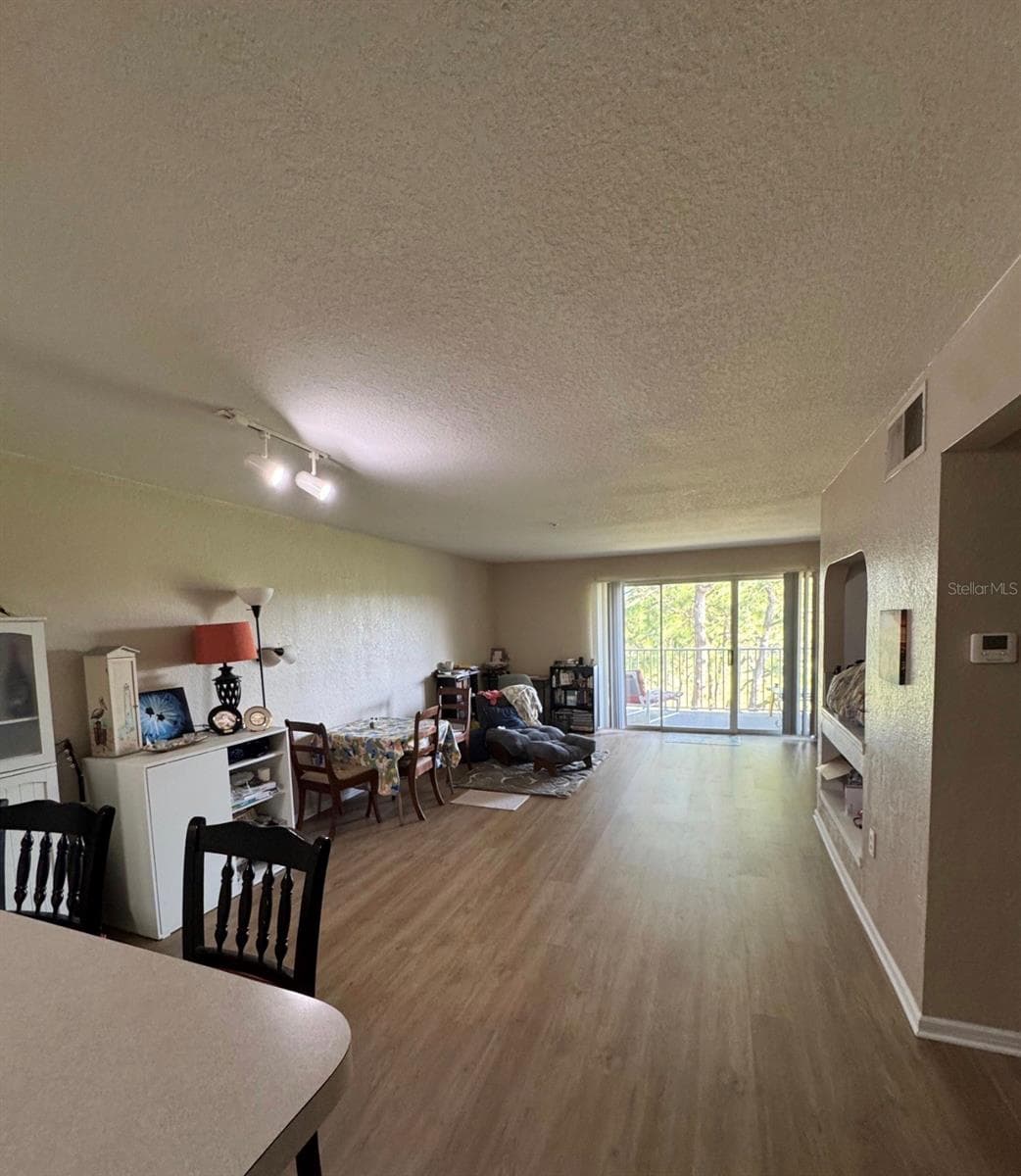 Condominium at 13953 FAIRWAY ISLAND DR #633, ORLANDO, photo 5 of 25