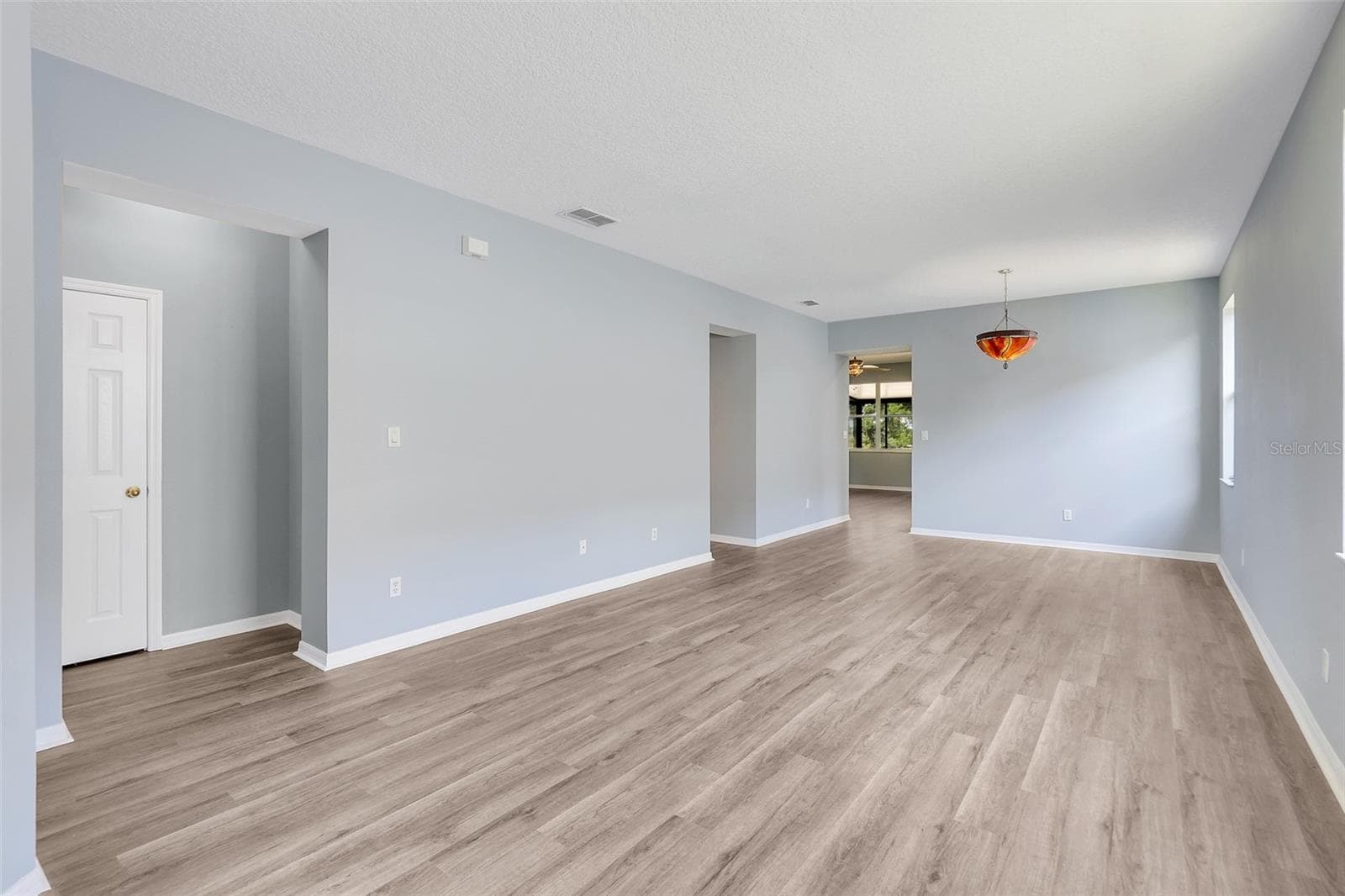 LIVING ROOM - 1141 GREENLEY AVE, GROVELAND
