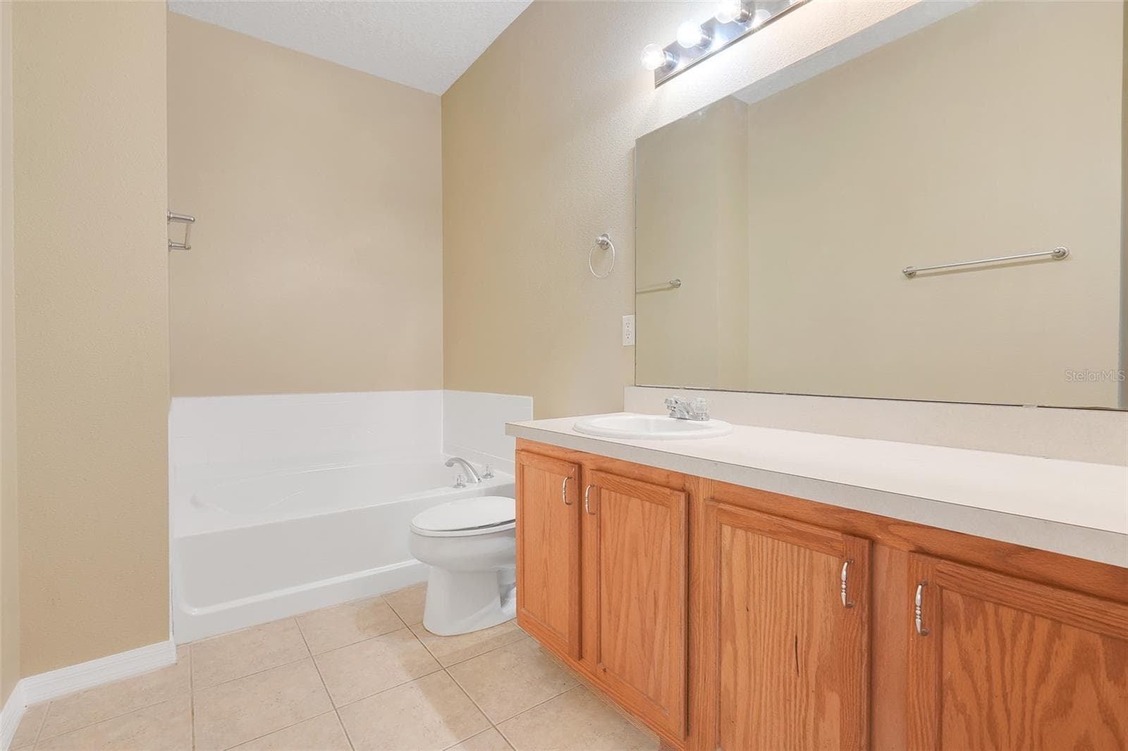 PRIMARY BATHROOM - 1141 GREENLEY AVE, GROVELAND