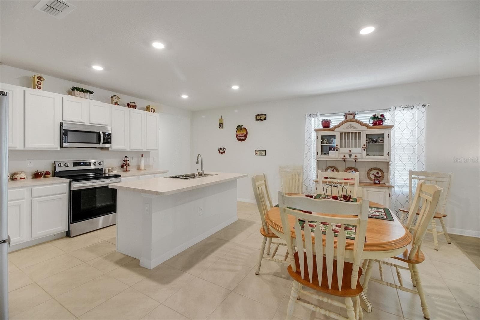 Kitchen - Dining Rm - 30112 ARMENIA RD, LEESBURG