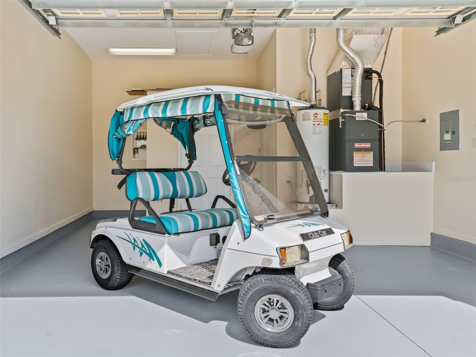 Golf cart included - 1256 AVENIDA DE LAS CASAS, LADY LAKE