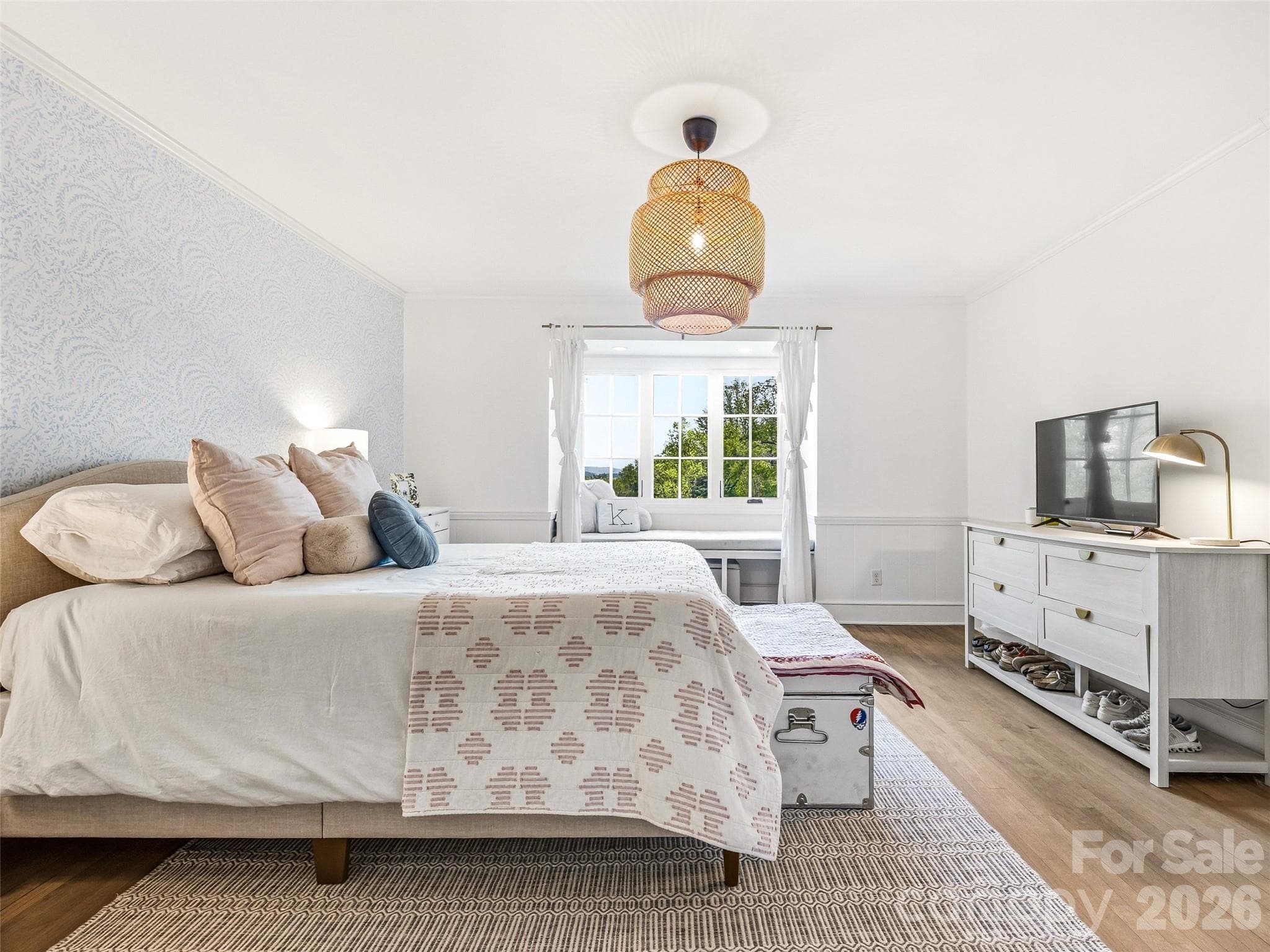 Second bedroom with breathtaking views from the window seat. - 10 Kalimar Heights, Hendersonville