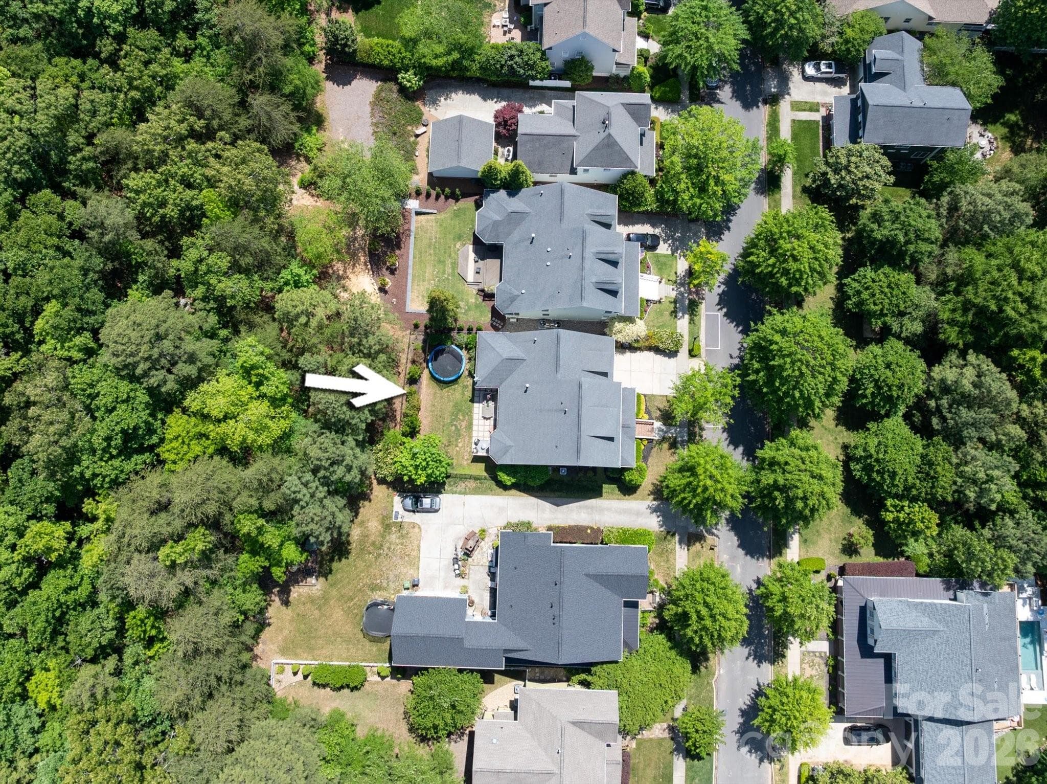 Private front and backyard - 869 Stratford Run Drive, Fort Mill