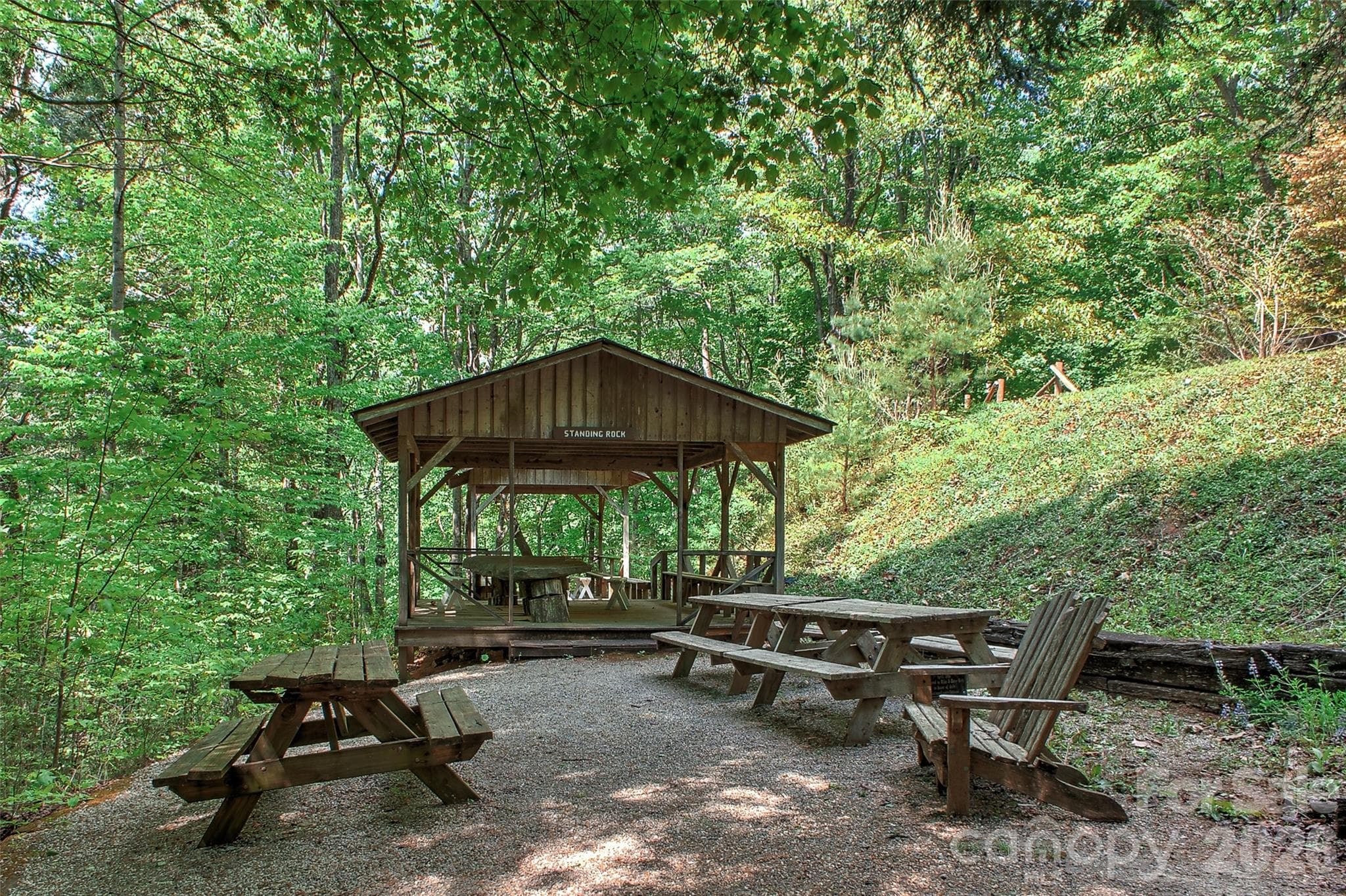 Waterfall Park - 491 Mckenzie Way S, Old Fort