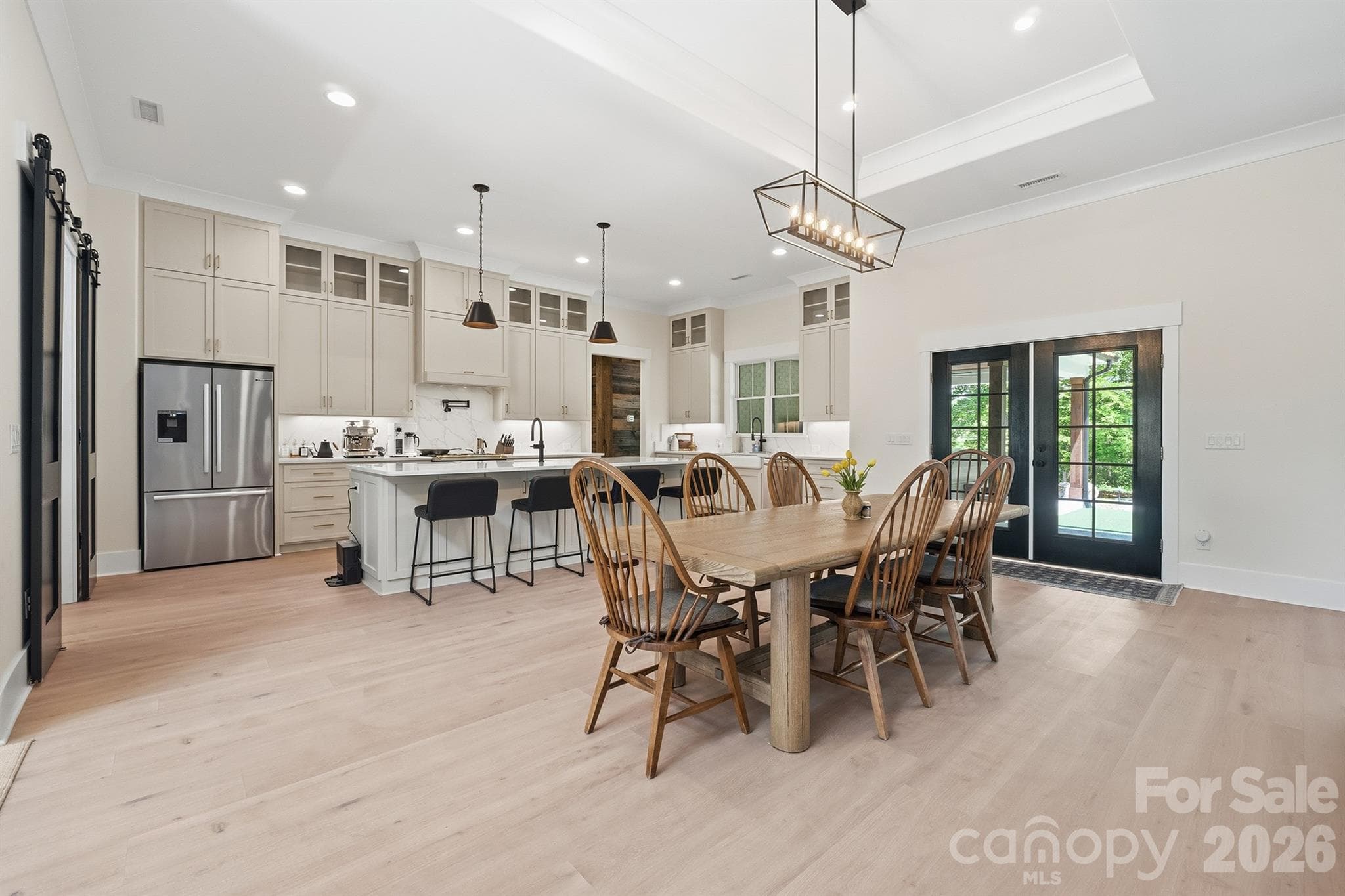 Dining + Chef's Kitchen - 2855 Long Run Farm Road, Mount Pleasant
