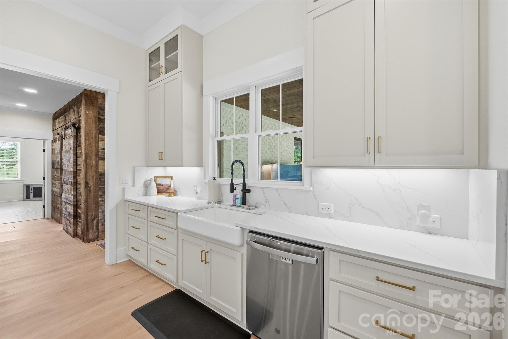 Ceiling Height Custom Cabinets - 2855 Long Run Farm Road, Mount Pleasant