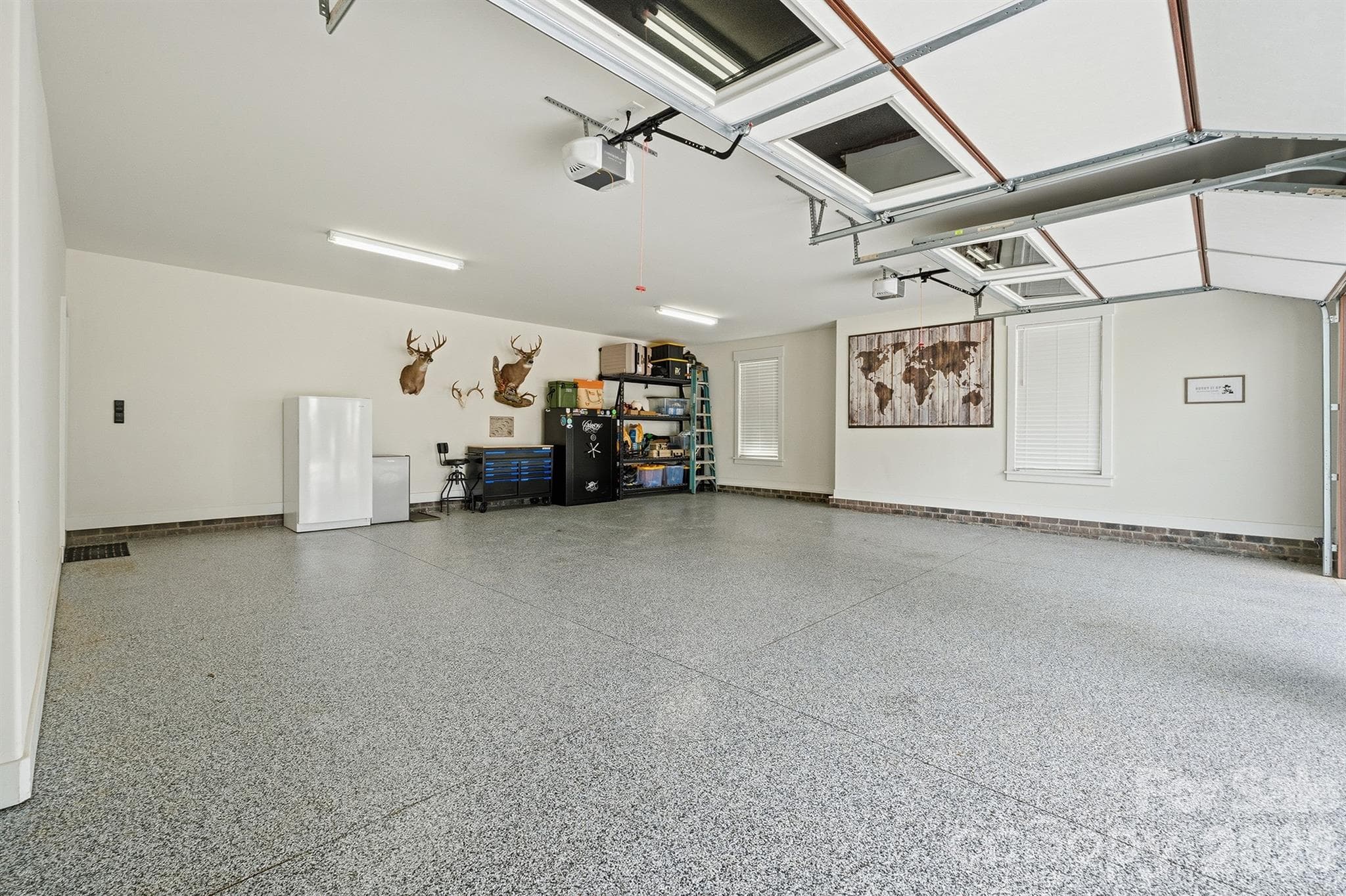 Oversized 2 Car Garage w/ Epoxy Floors - 2855 Long Run Farm Road, Mount Pleasant