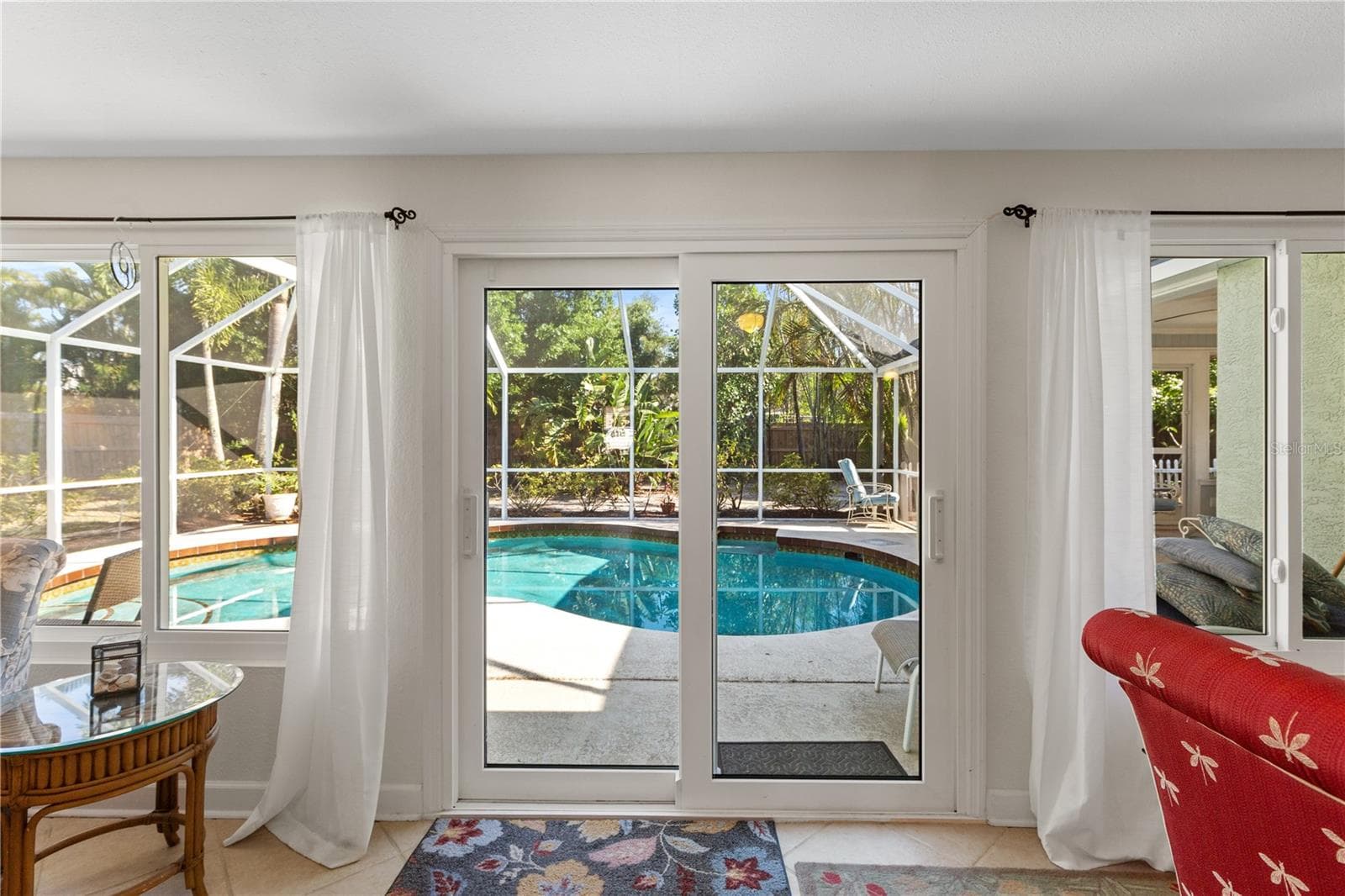 FRENCH DOORS TO HEATED POOL - 7860 HOLIDAY DR, SARASOTA