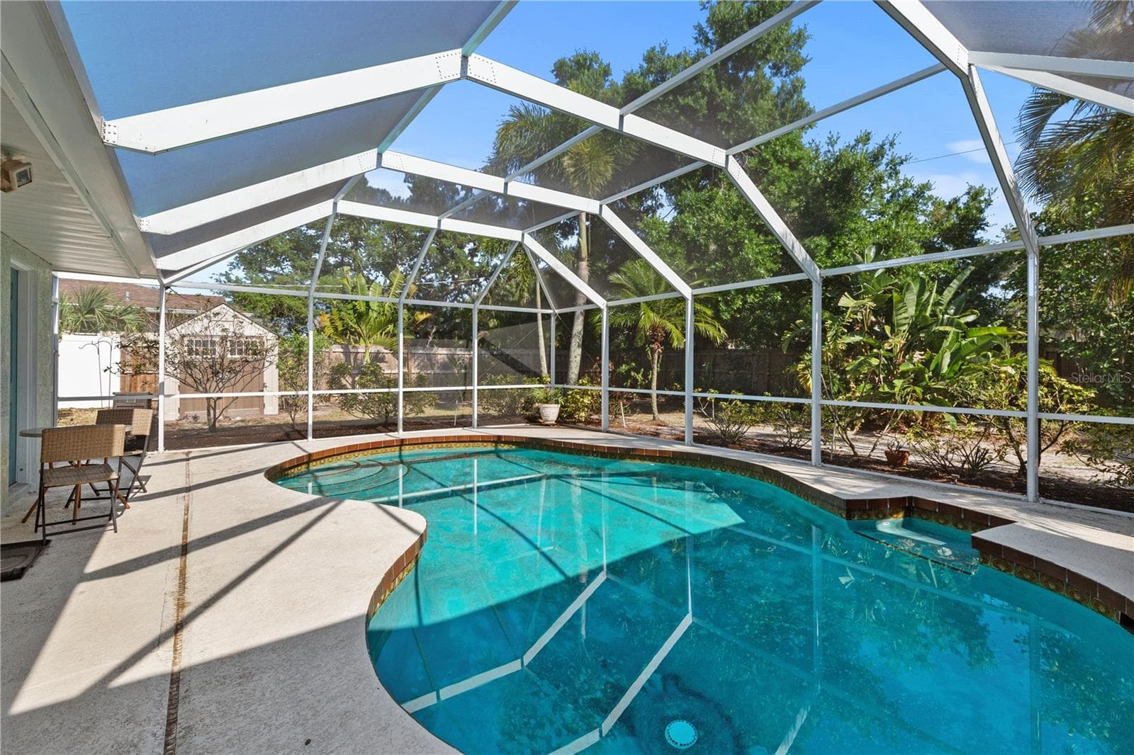 Heated Swimming Pool - 7860 HOLIDAY DR, SARASOTA