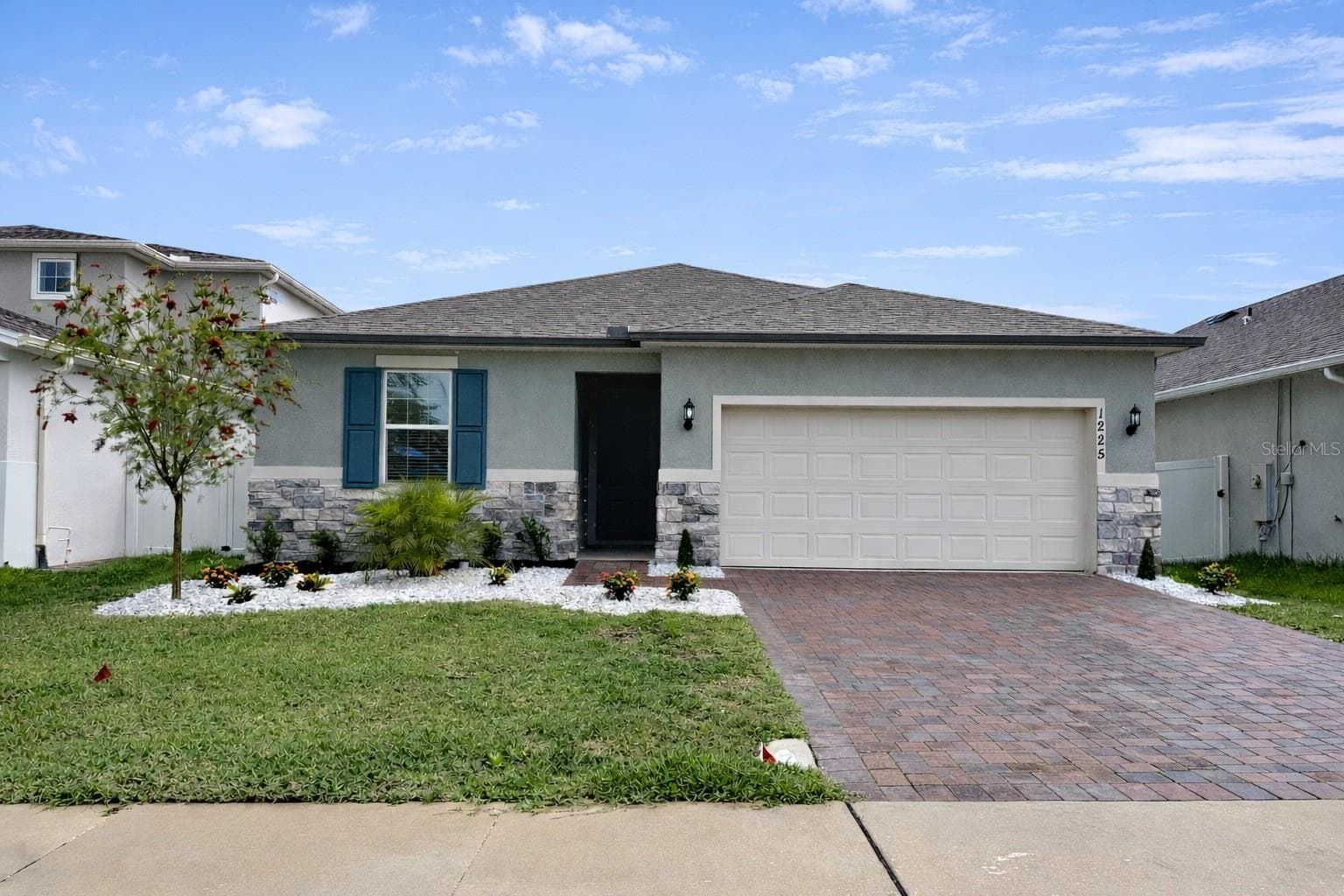 1225 FOX HEDGE LN
