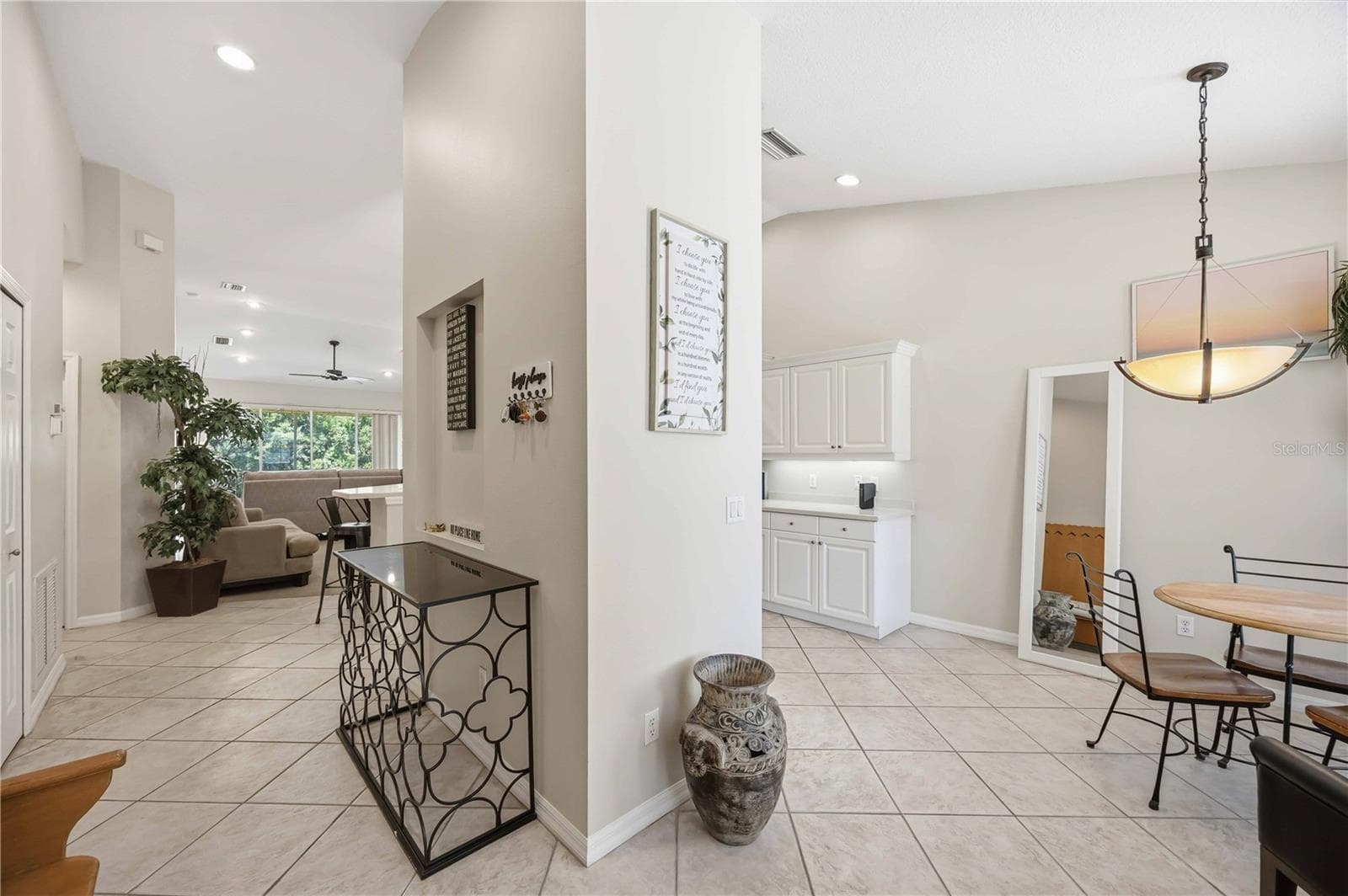 Bright & Open - 5629 KEY LARGO CT #B06, BRADENTON