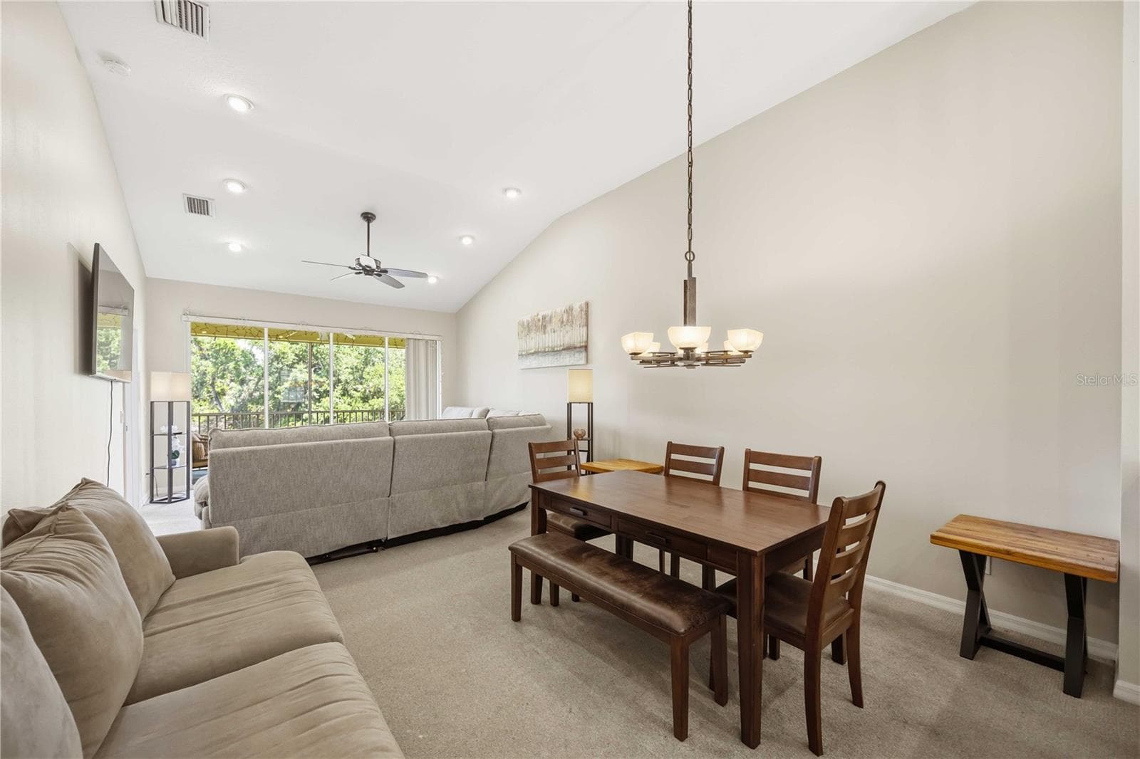 Spacious Dining - 5629 KEY LARGO CT #B06, BRADENTON