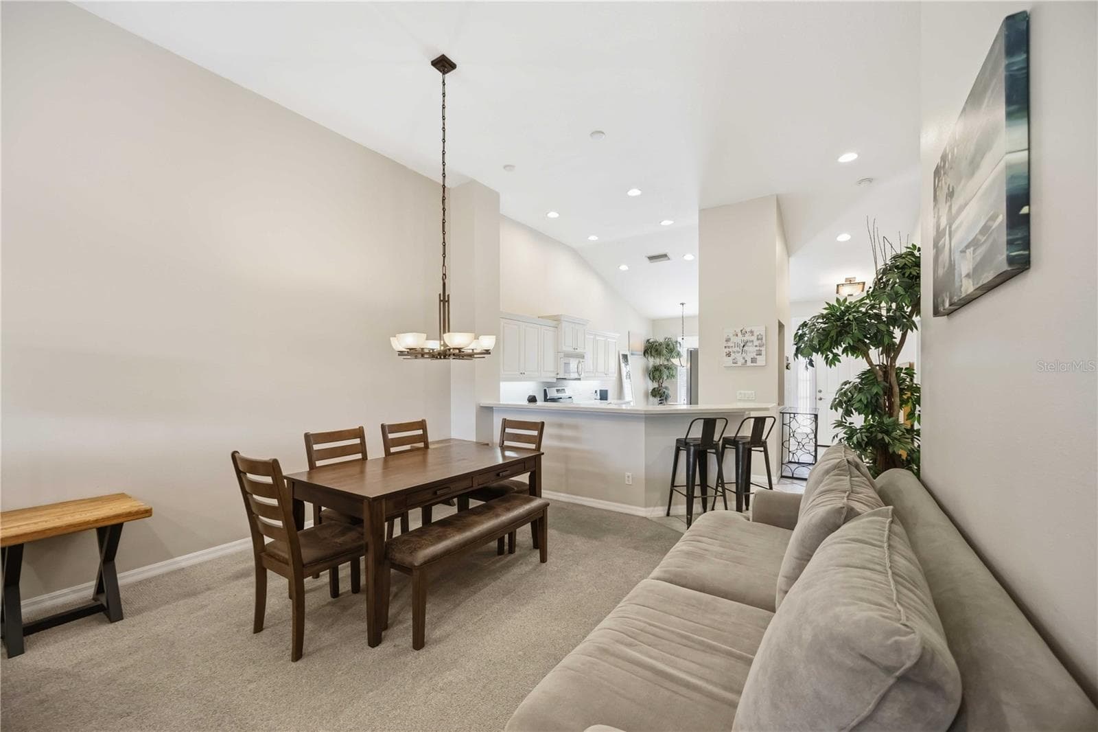 Vaulted Ceiling - 5629 KEY LARGO CT #B06, BRADENTON