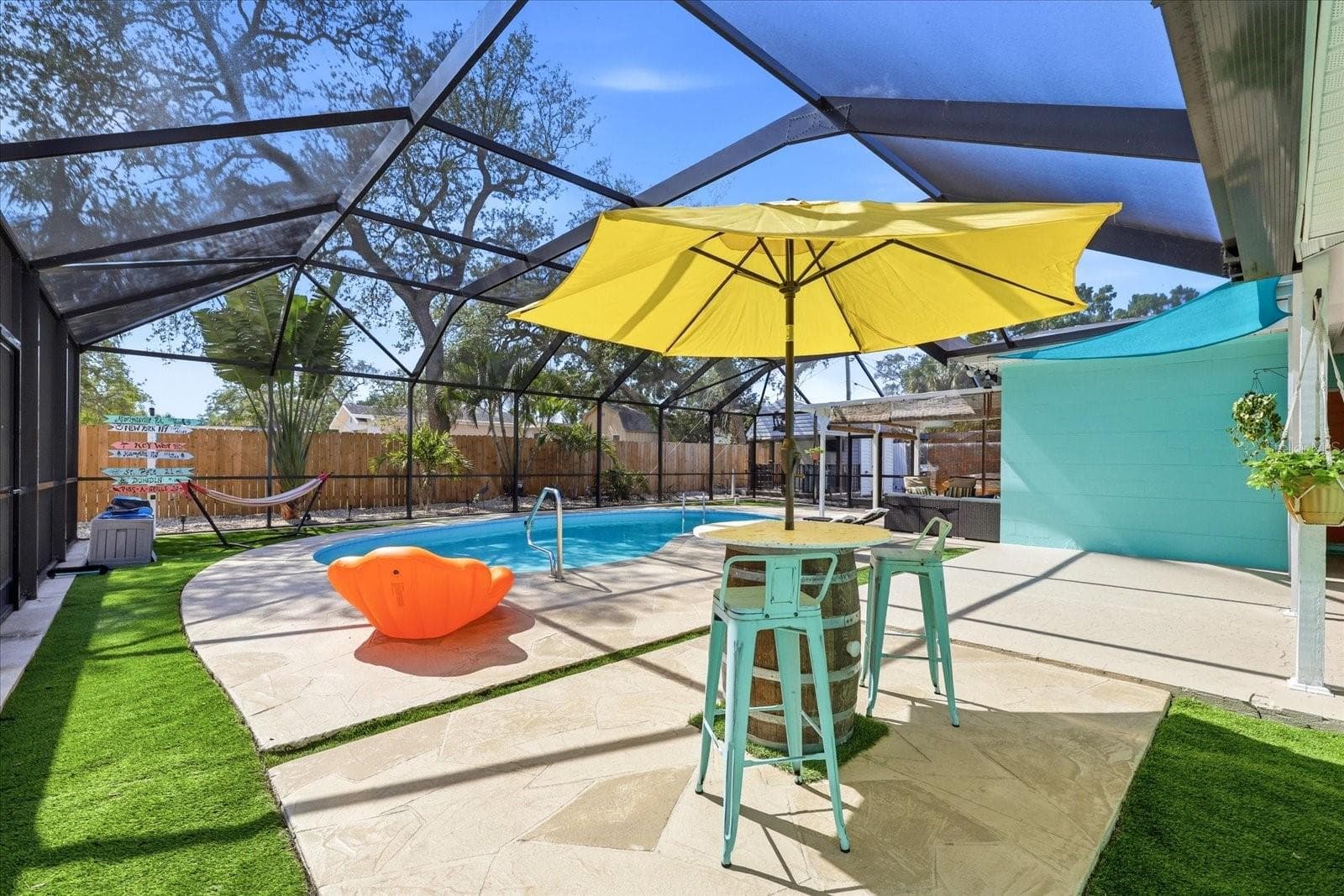Single Family Residence at 712 S GLENWOOD AVE, CLEARWATER, photo 2 of 45