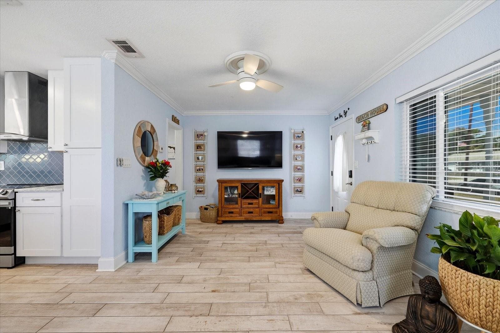 Single Family Residence at 712 S GLENWOOD AVE, CLEARWATER, photo 6 of 45