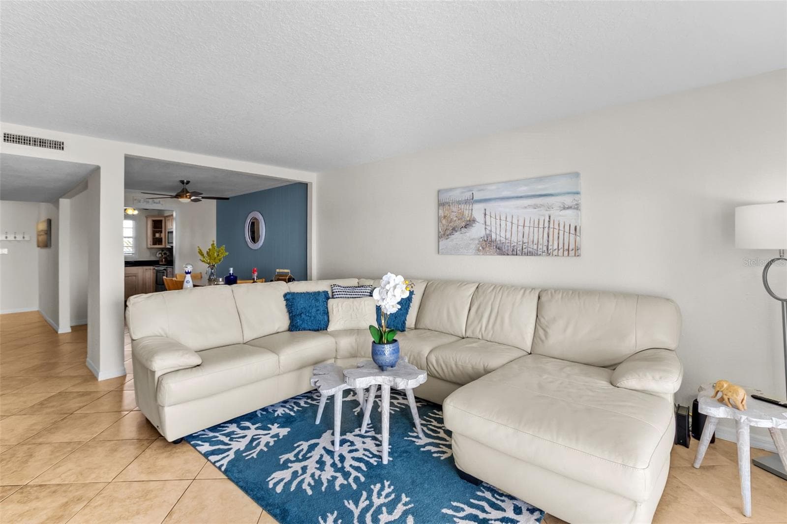 Living Room - Floor 1 - 5026 COQUINA KEY DR SE #5026, ST PETERSBURG