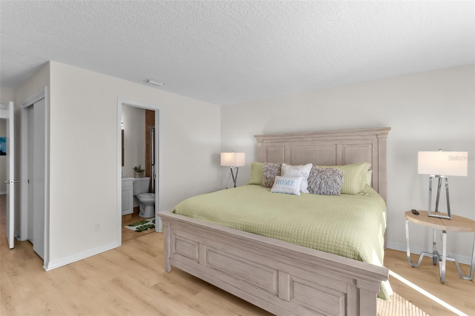 Primary Suite - w/ Ensuite door - 5026 COQUINA KEY DR SE #5026, ST PETERSBURG